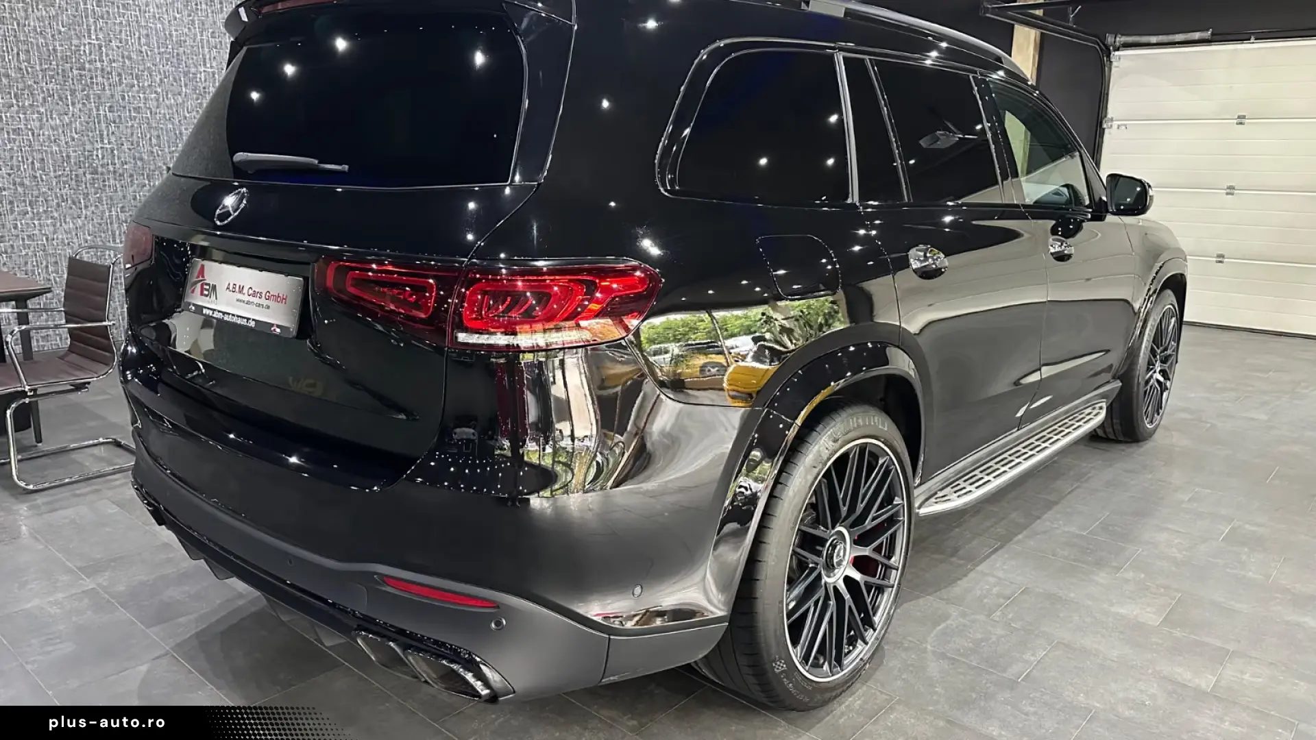 MERCEDES-AMG GLS 63 4MATIC  AMG NIGHT • CARBON