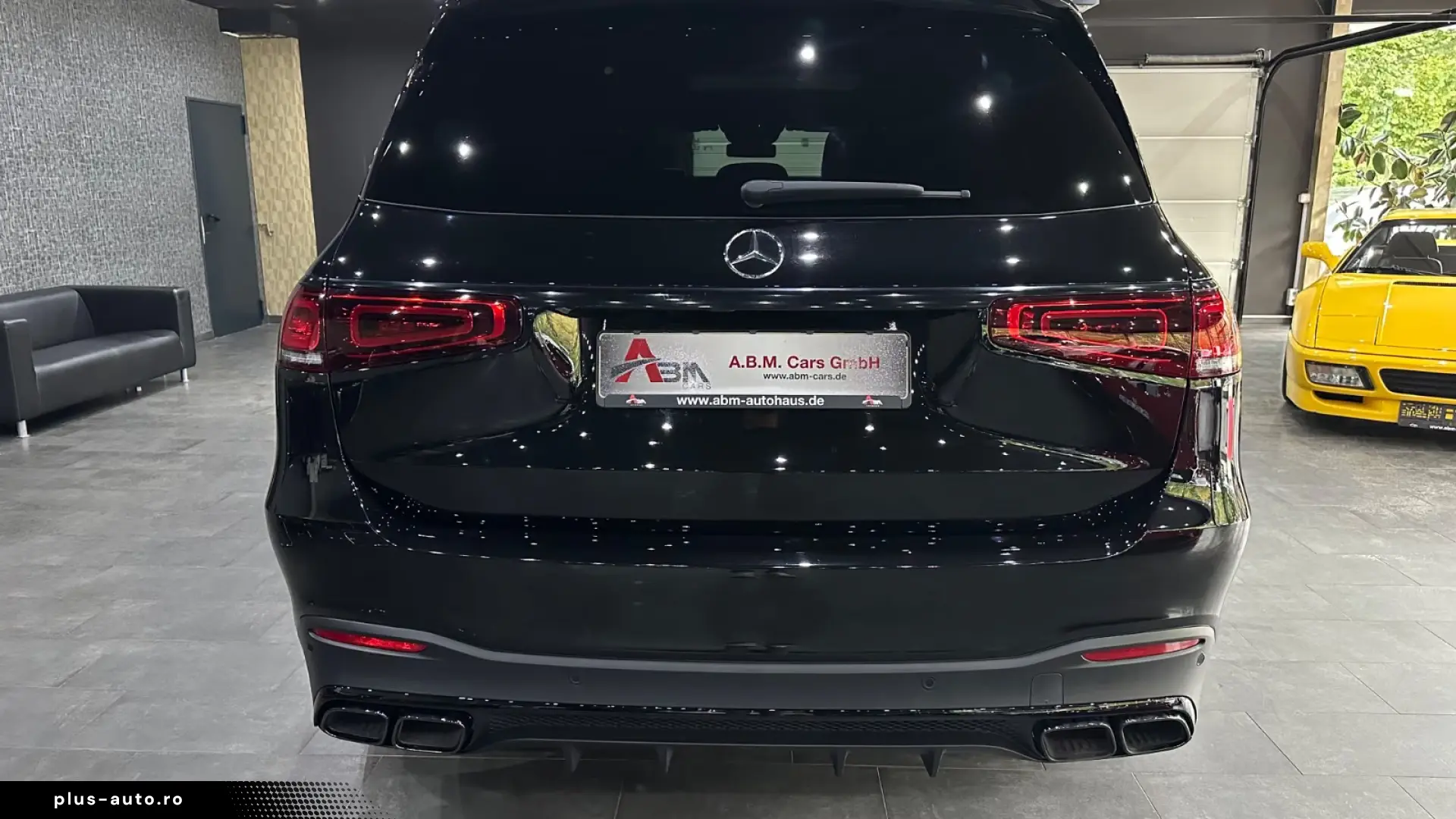 MERCEDES-AMG GLS 63 4MATIC  AMG NIGHT • CARBON