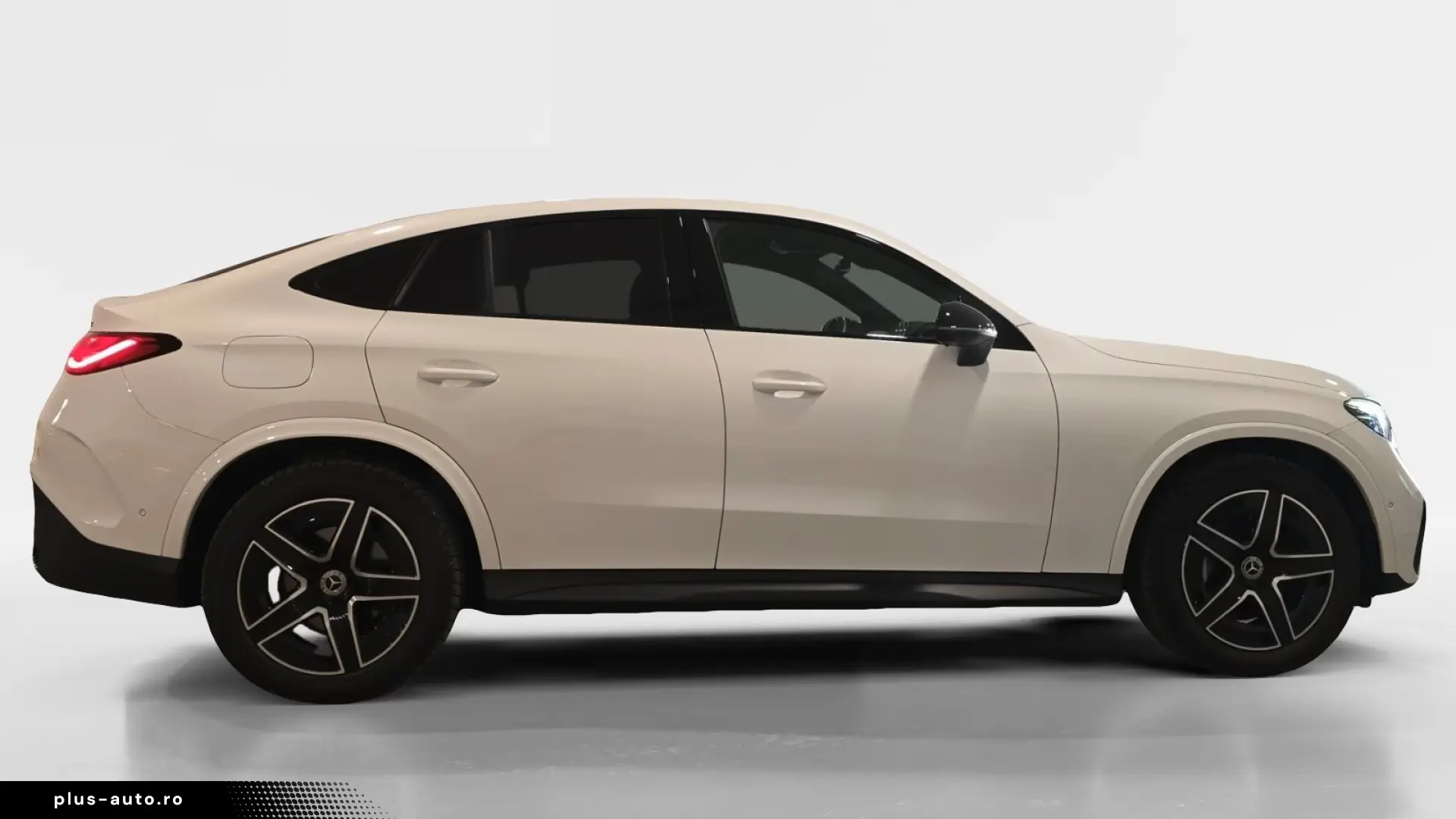 MERCEDES-BENZ GLC 300 COUPÉ 4MATIC   AMG LINE • Pano