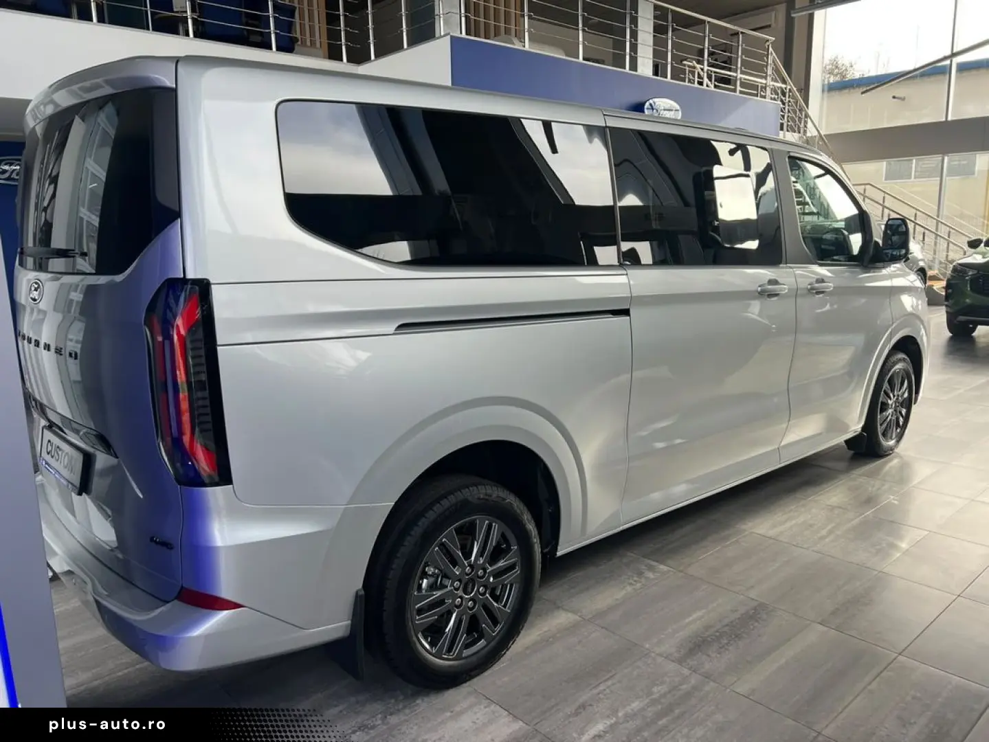 Ford Tourneo-Custom-