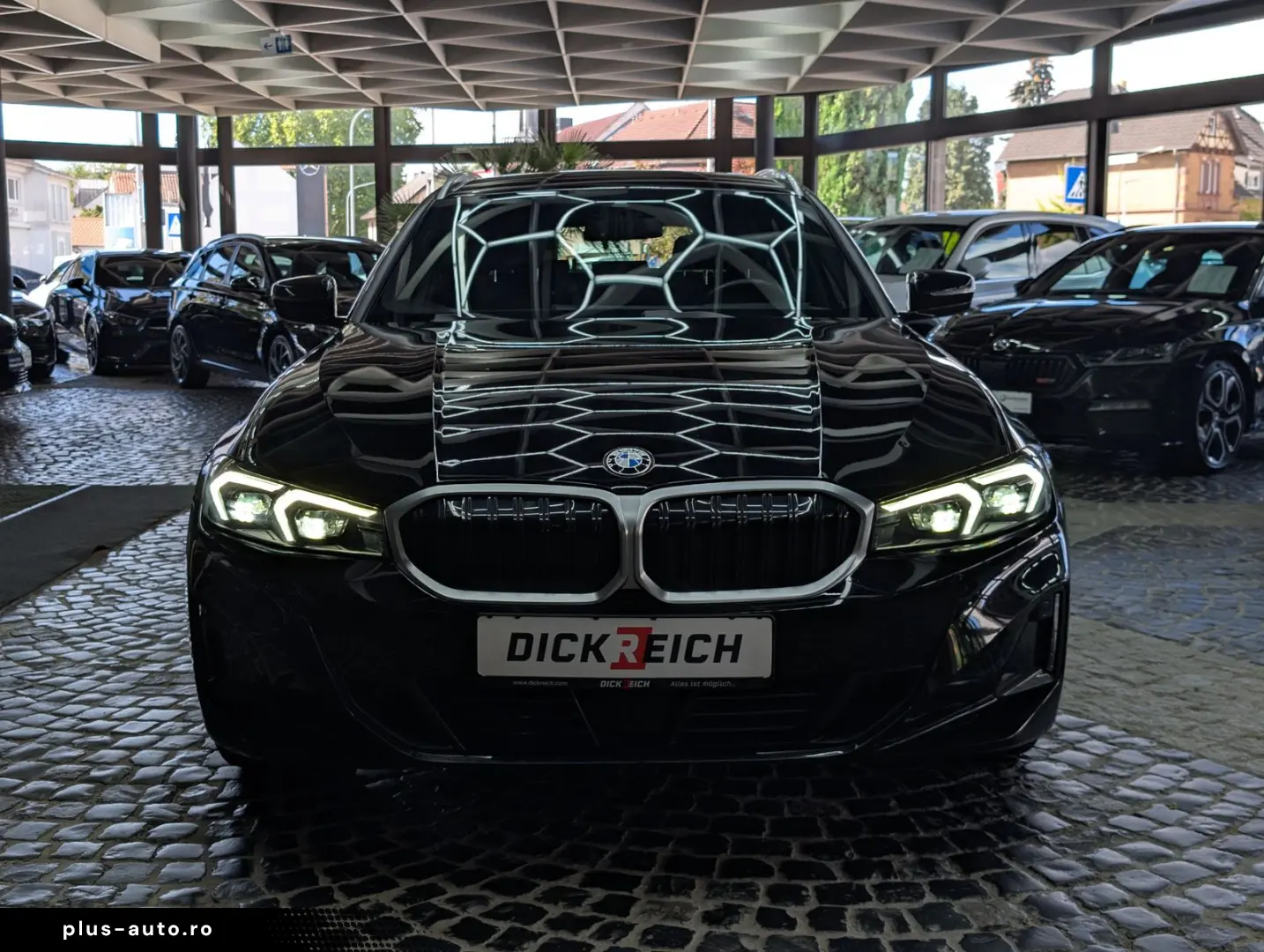 BMW 320 d T xDrive StHz HuD LEDER-SpoSi ACC WIDE H&K