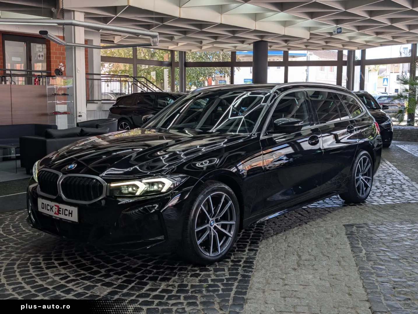 BMW 320 d T xDrive StHz HuD LEDER-SpoSi ACC WIDE H&K