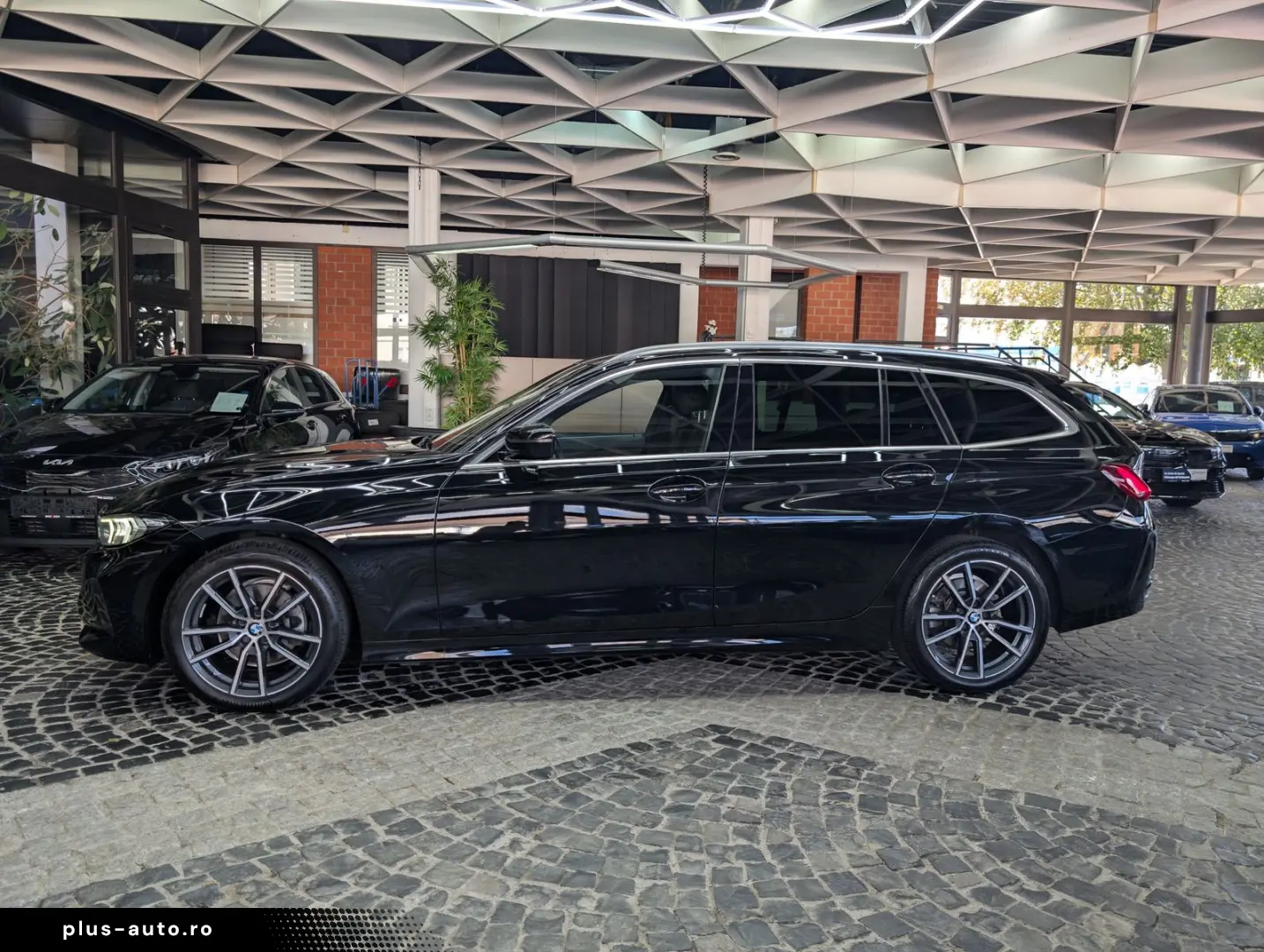 BMW 320 d T xDrive StHz HuD LEDER-SpoSi ACC WIDE H&K