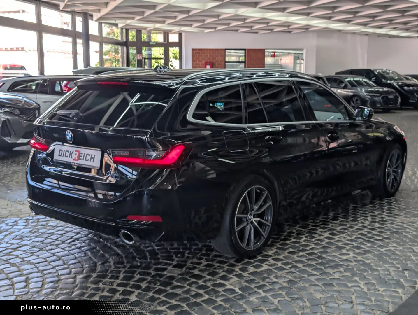 BMW 320 d T xDrive StHz HuD LEDER-SpoSi ACC WIDE H&K