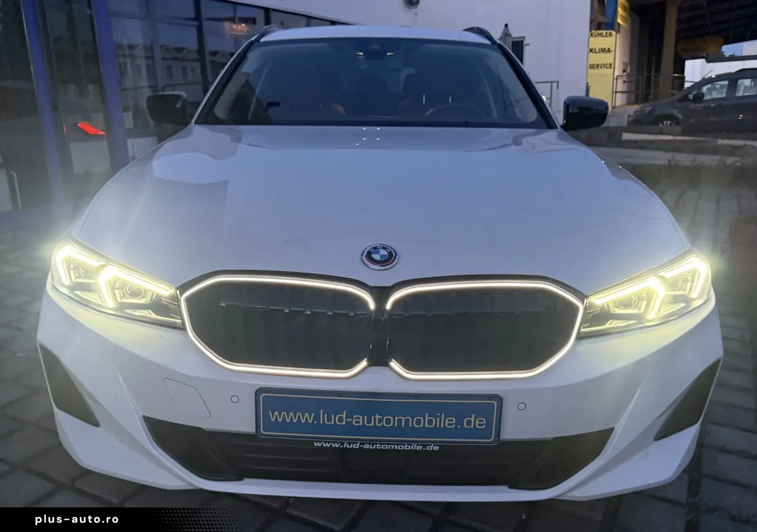 BMW 320 d xDrive Touring LCI Rückfahrkamera  Iconic