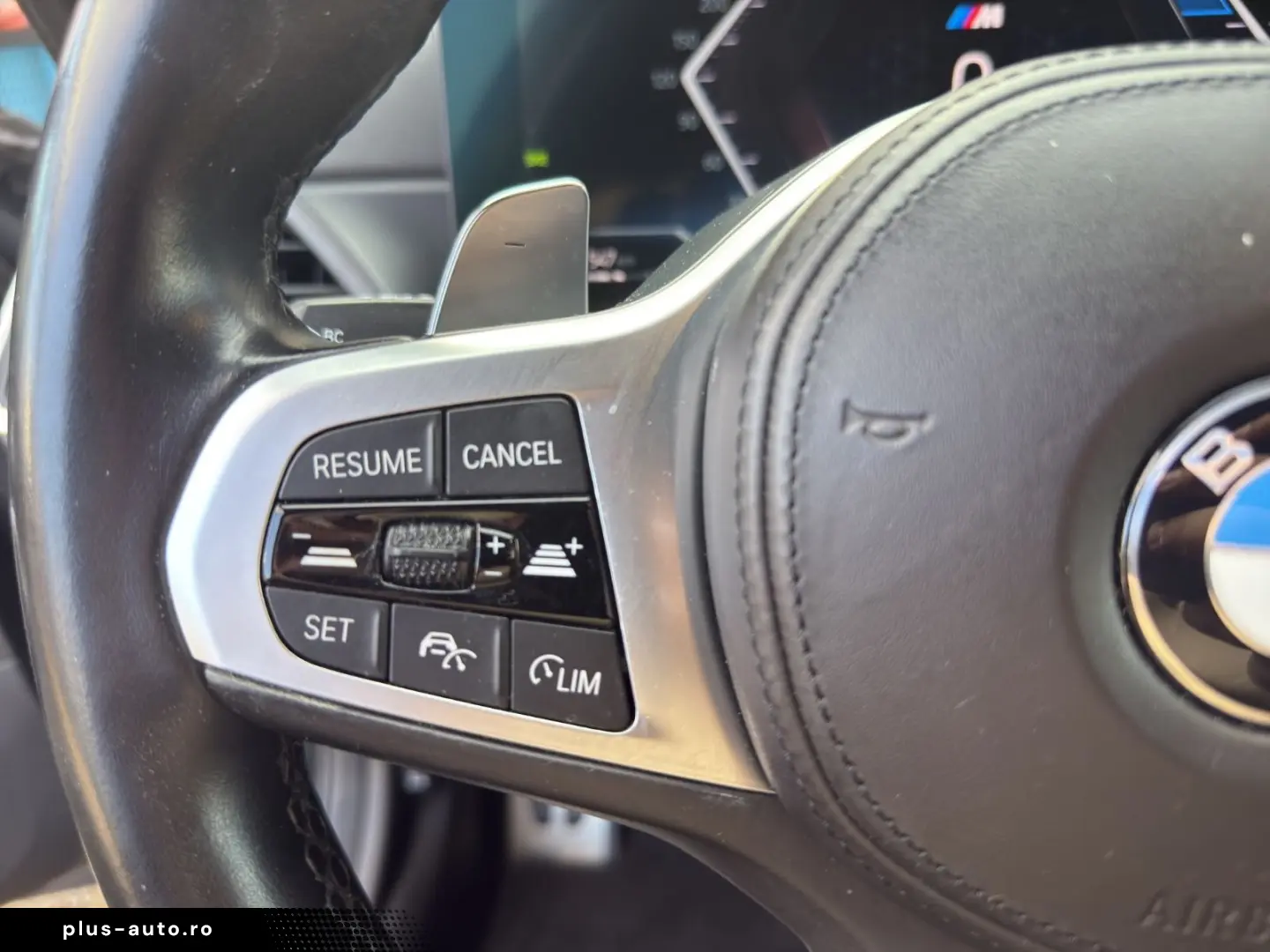 BMW Seria 3 2023 — imagine 13