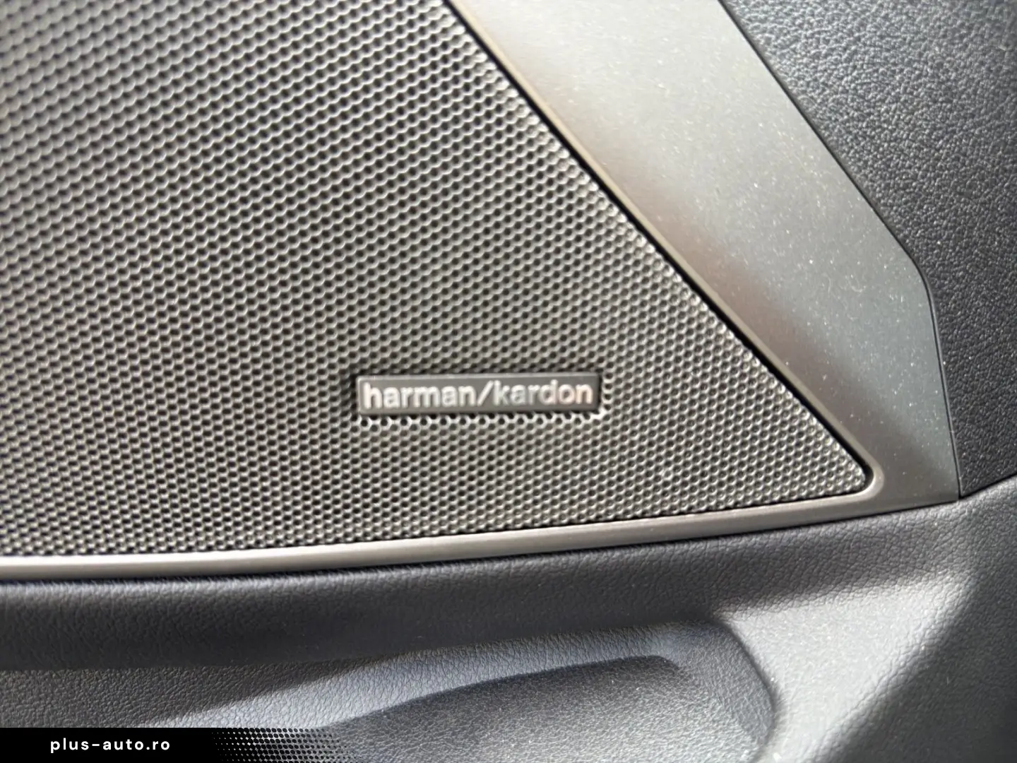 BMW Seria 3 2023 — imagine 15