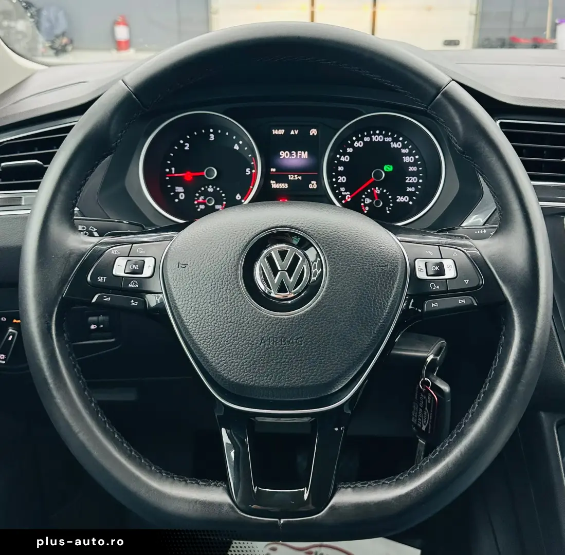 VOLKSWAGEN TIGUAN 2016 2.0D E6 4X4 Garantie 12 Luni Rate Ava