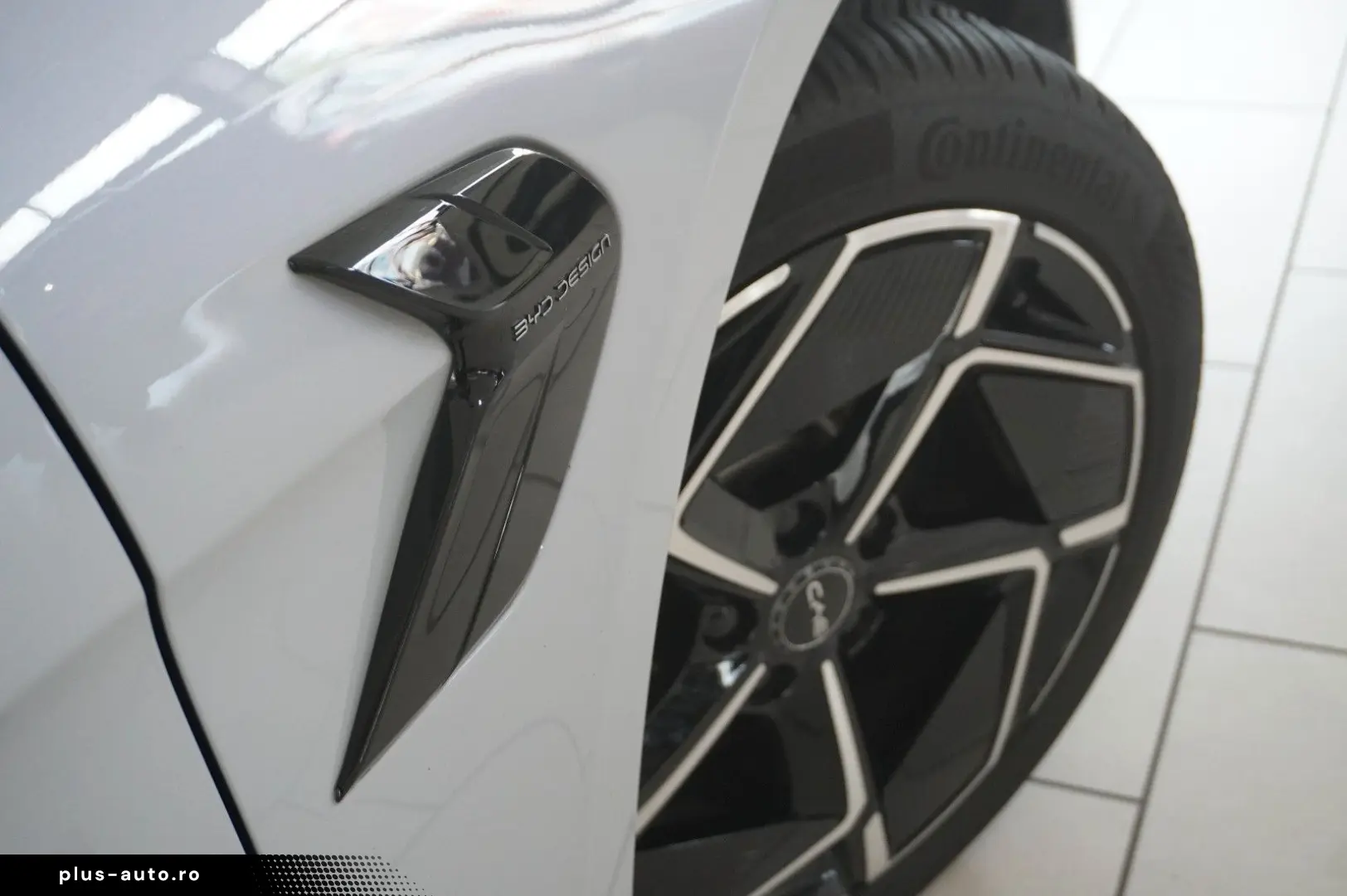 BYD Seal 2025 — imagine 9