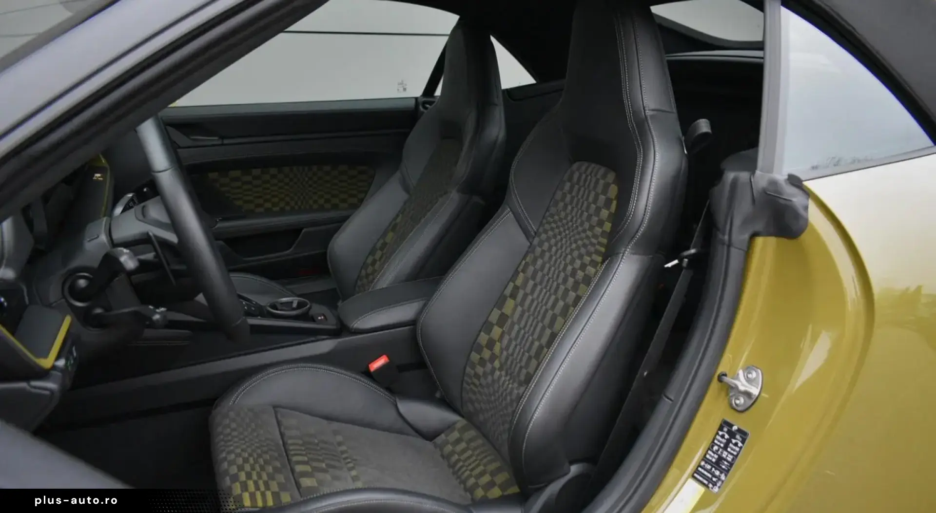 PORSCHE 911 2025 — imagine 8