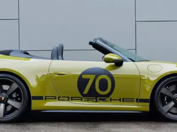 PORSCHE 911 992 Spirit 70 LIFT BOSE CLUBLEDER-PASCHA INN