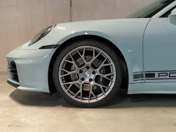 PORSCHE 992 (911) Carrera  Sportabgas  BOSE  SportDesign