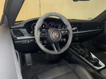 PORSCHE 992 (911) Carrera  Sportabgas  BOSE  SportDesign