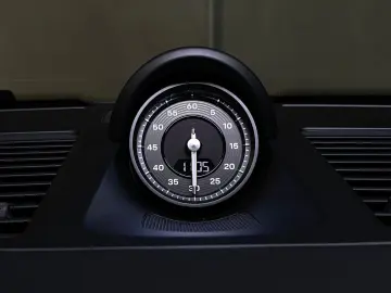 PORSCHE 992 (911) Carrera  Sportabgas  BOSE  SportDesign