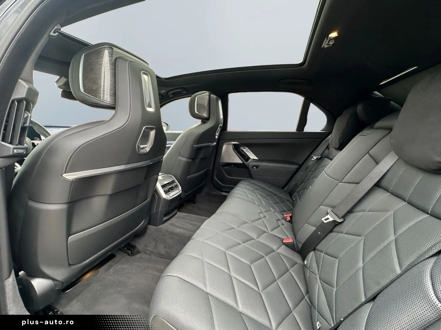 BMW Seria 7 2023 — imagine 10