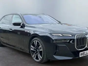 BMW M760 e xDr  Matrix Pano Massage Inno HUD B&W StH