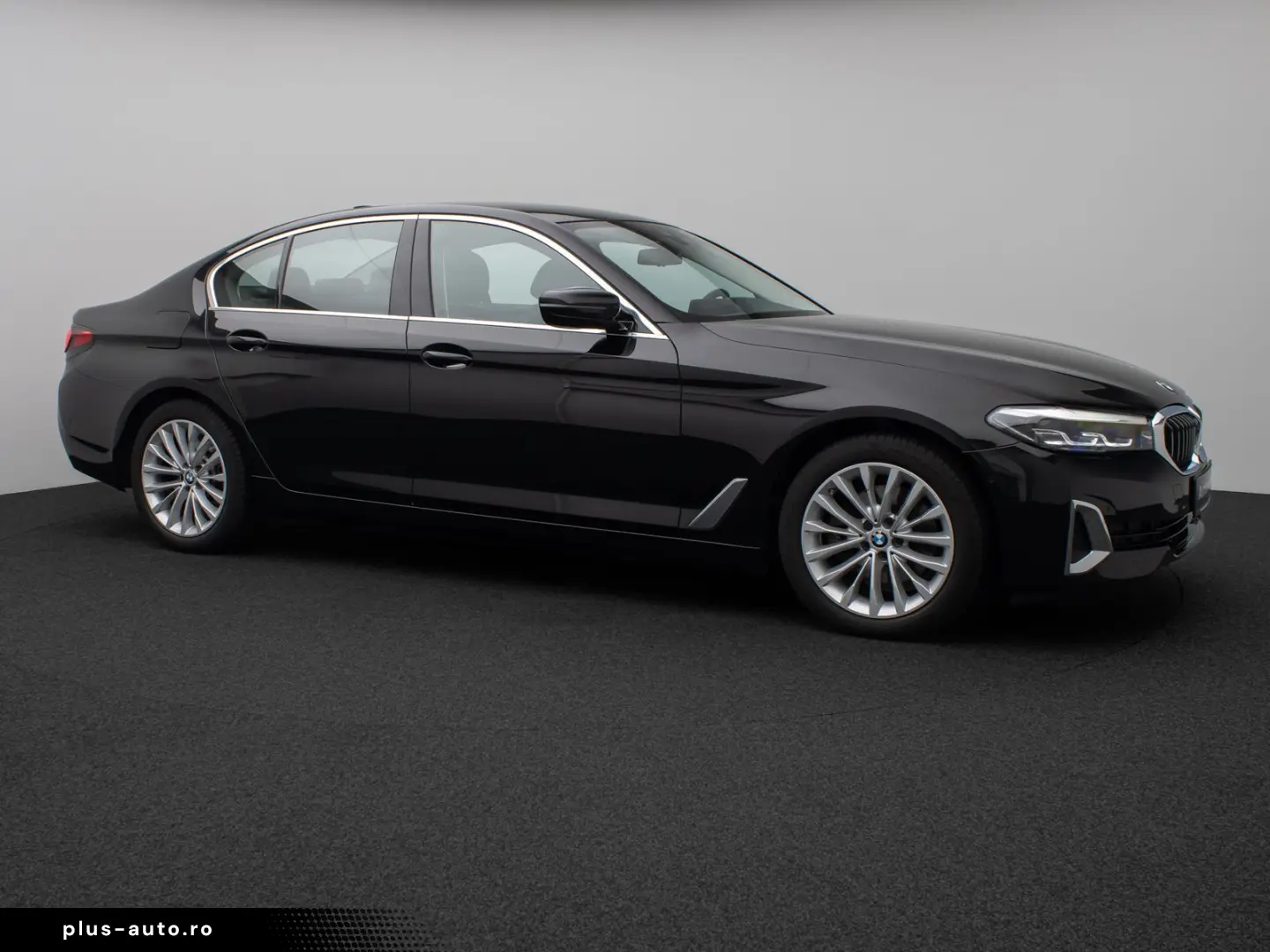 BMW Seria 5 2023 — imagine 3