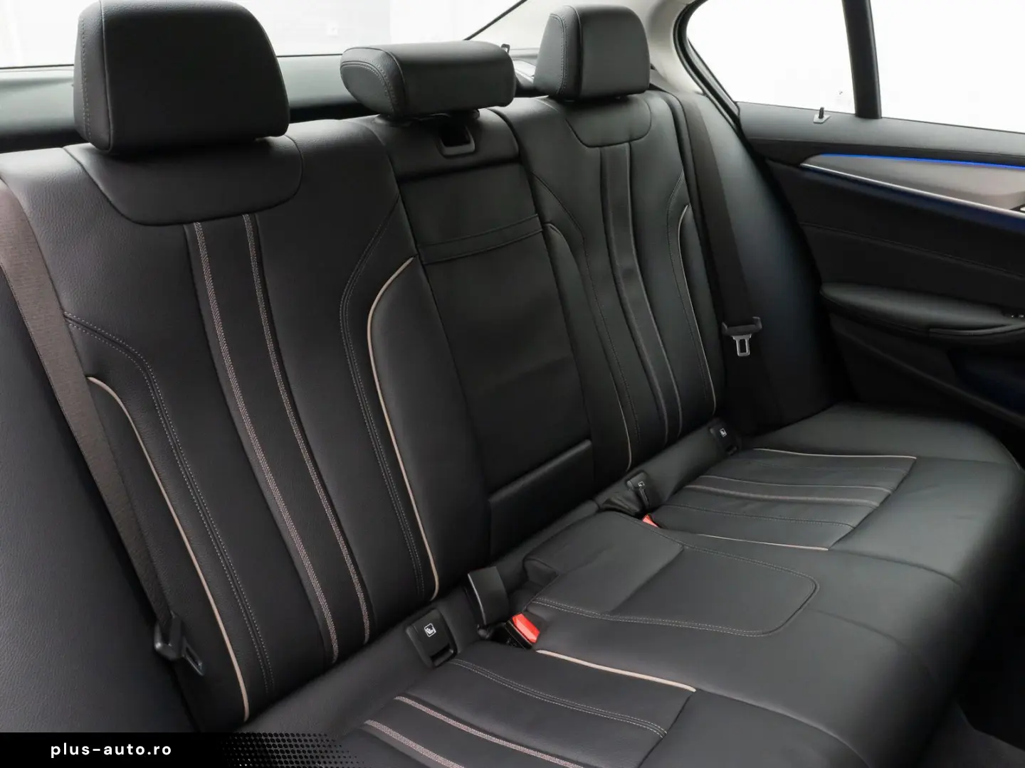 BMW Seria 5 2023 — imagine 28