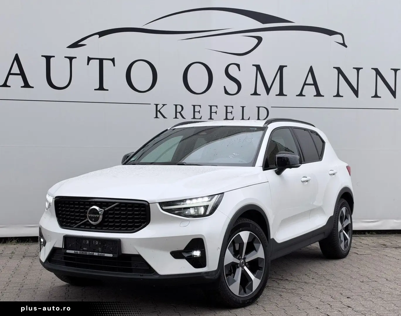 VOLVO XC40 B3 B DKG Plus Dark   360 KAM.   H&K   AHK