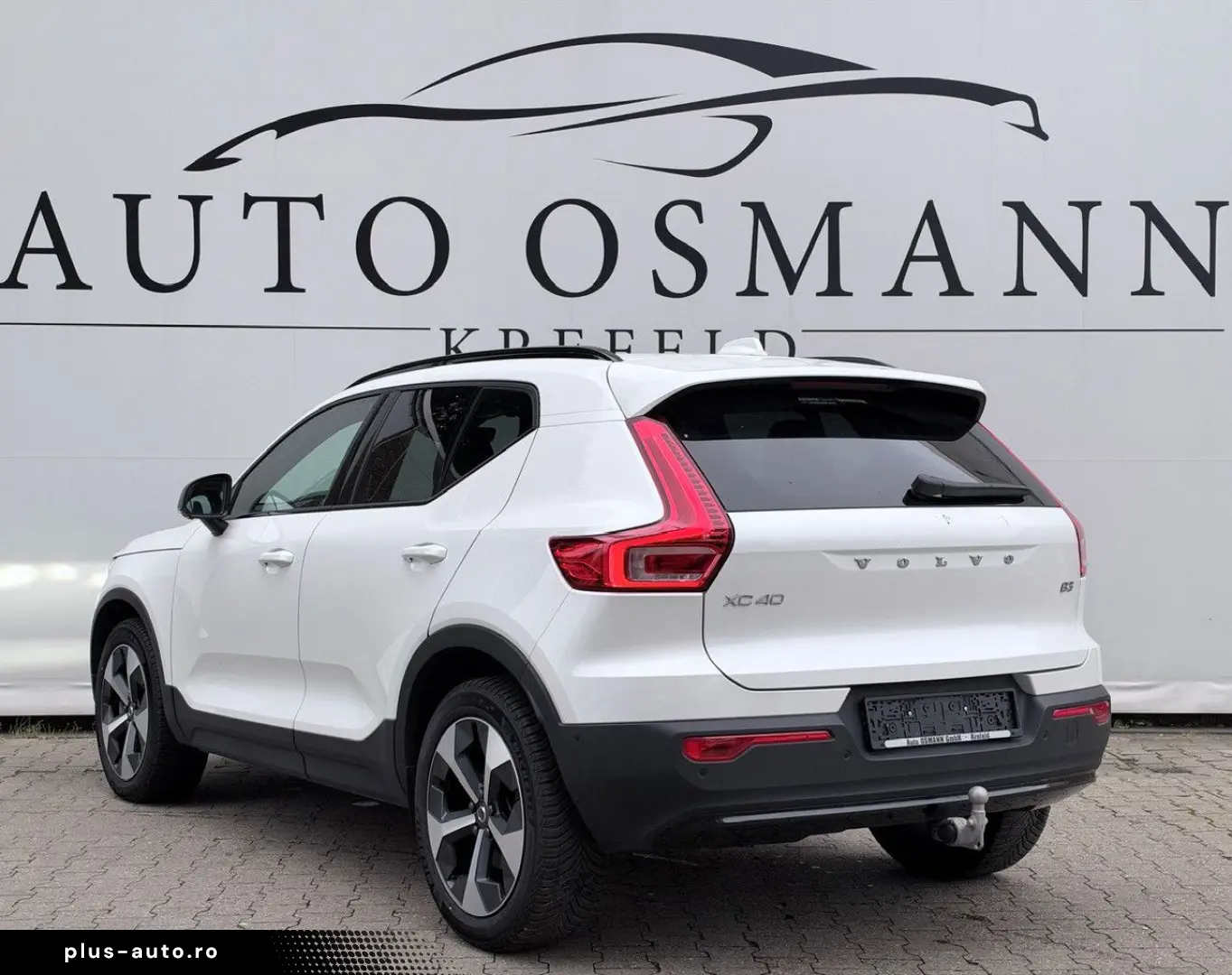 VOLVO XC40 B3 B DKG Plus Dark   360 KAM.   H&K   AHK