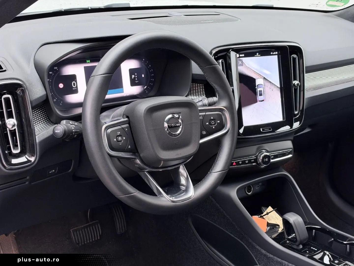 VOLVO XC40 B3 B DKG Plus Dark   360 KAM.   H&K   AHK