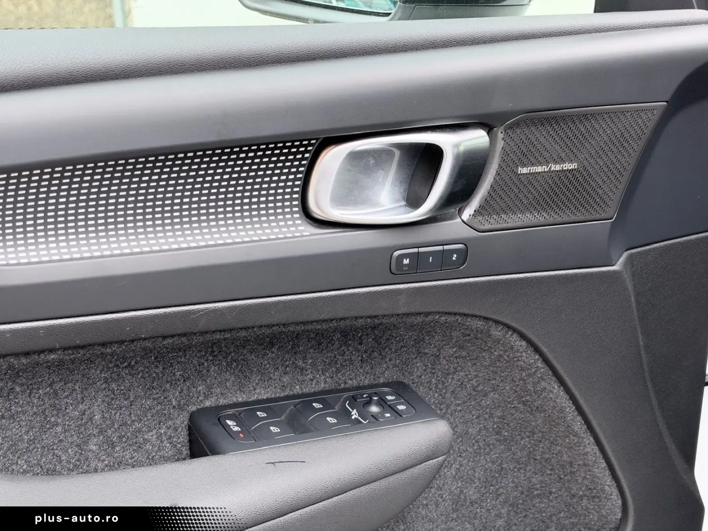 VOLVO XC40 B3 B DKG Plus Dark   360 KAM.   H&K   AHK