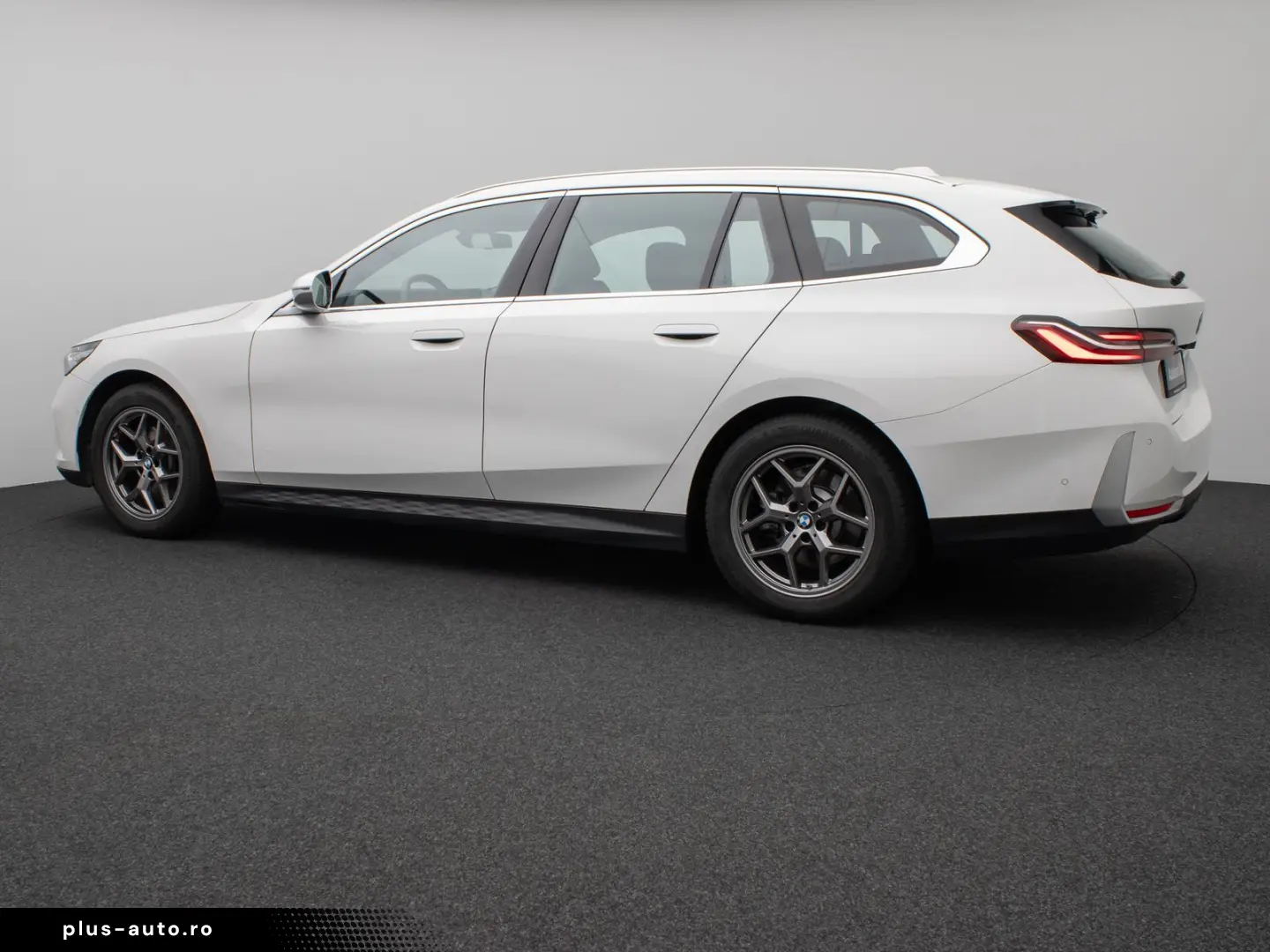BMW Seria 5 2024 — imagine 9