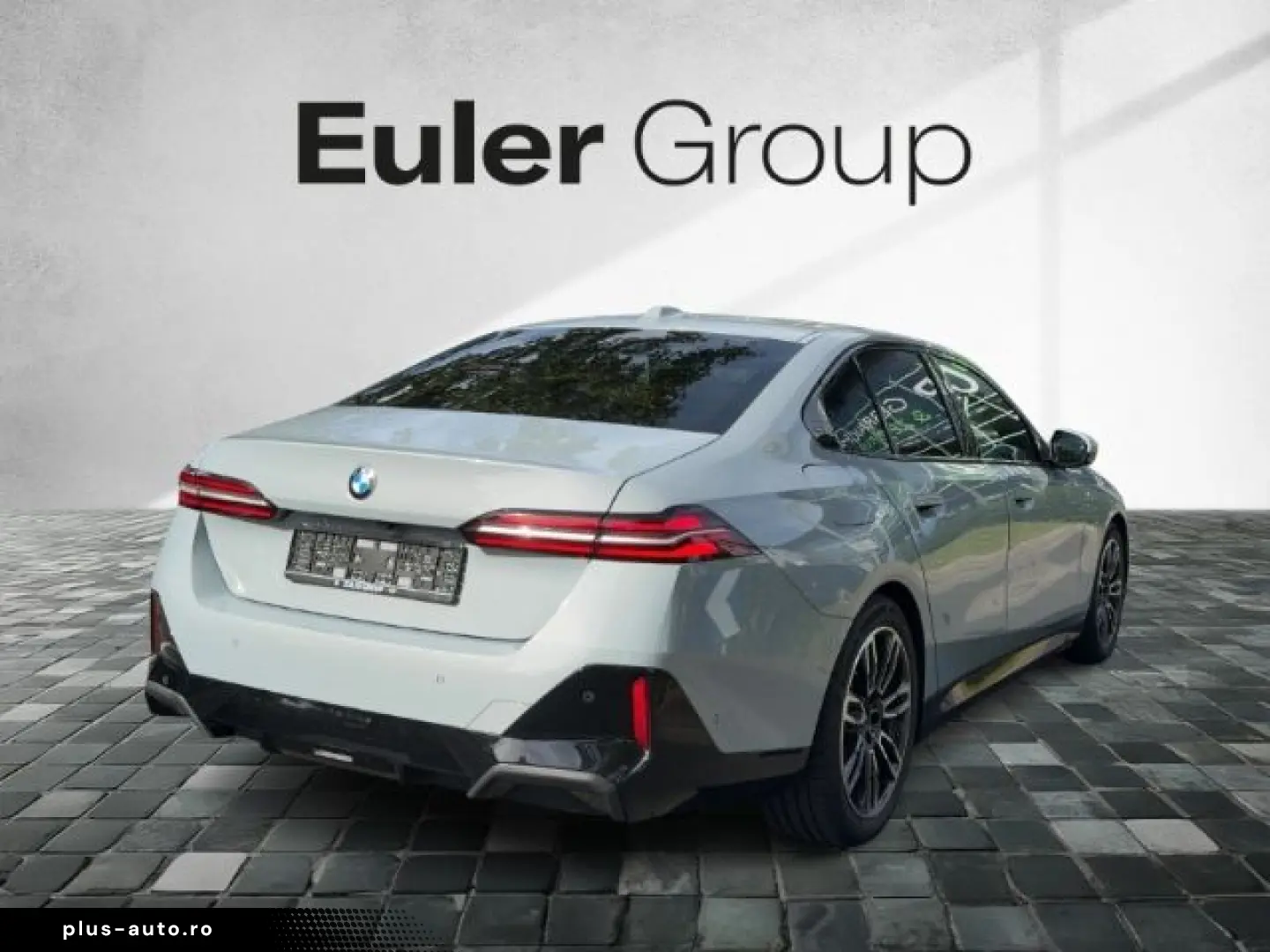 BMW Seria 5 2023 — imagine 4
