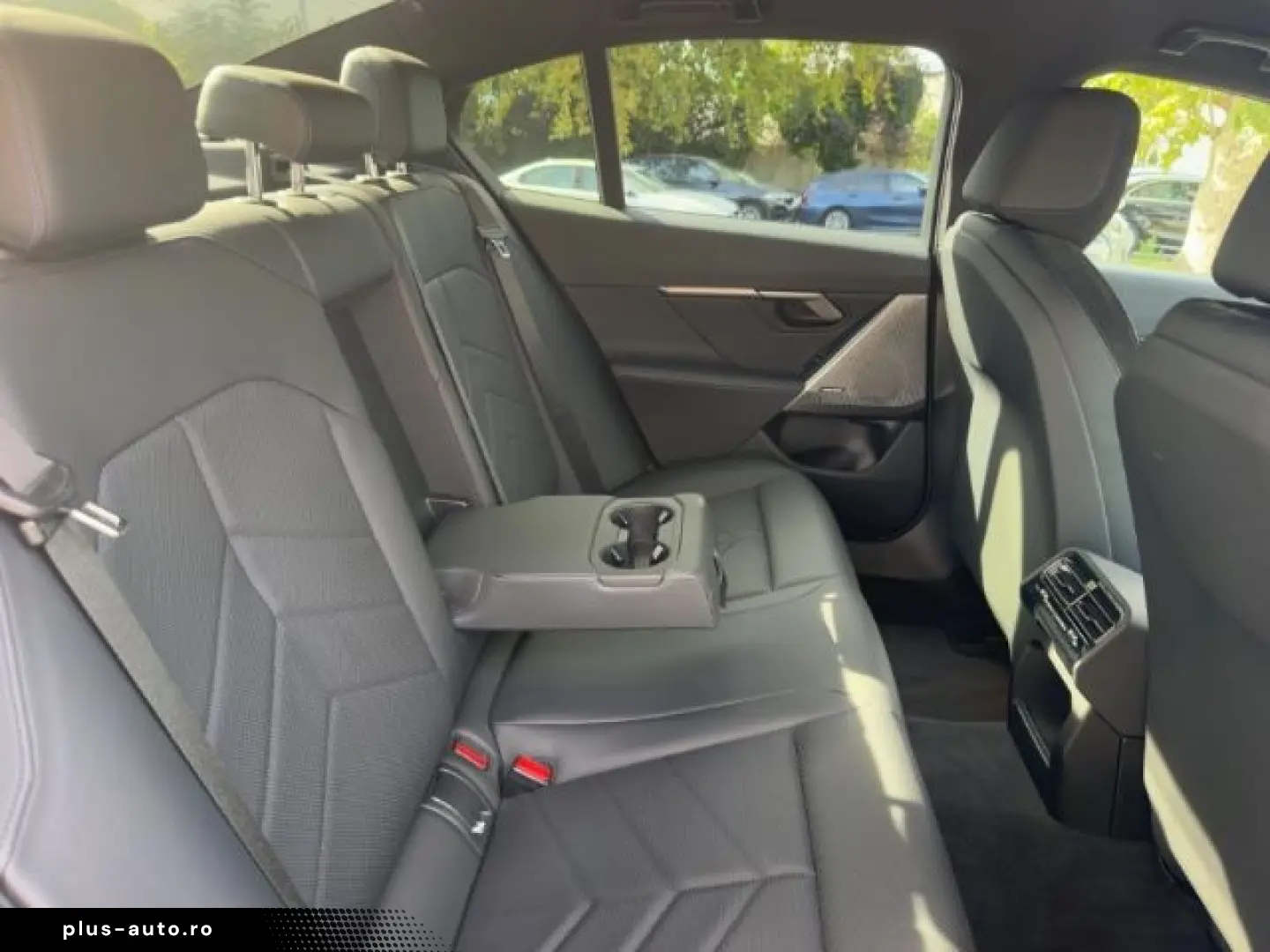 BMW Seria 5 2023 — imagine 7
