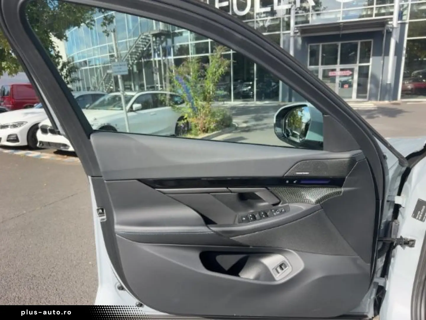BMW Seria 5 2023 — imagine 12