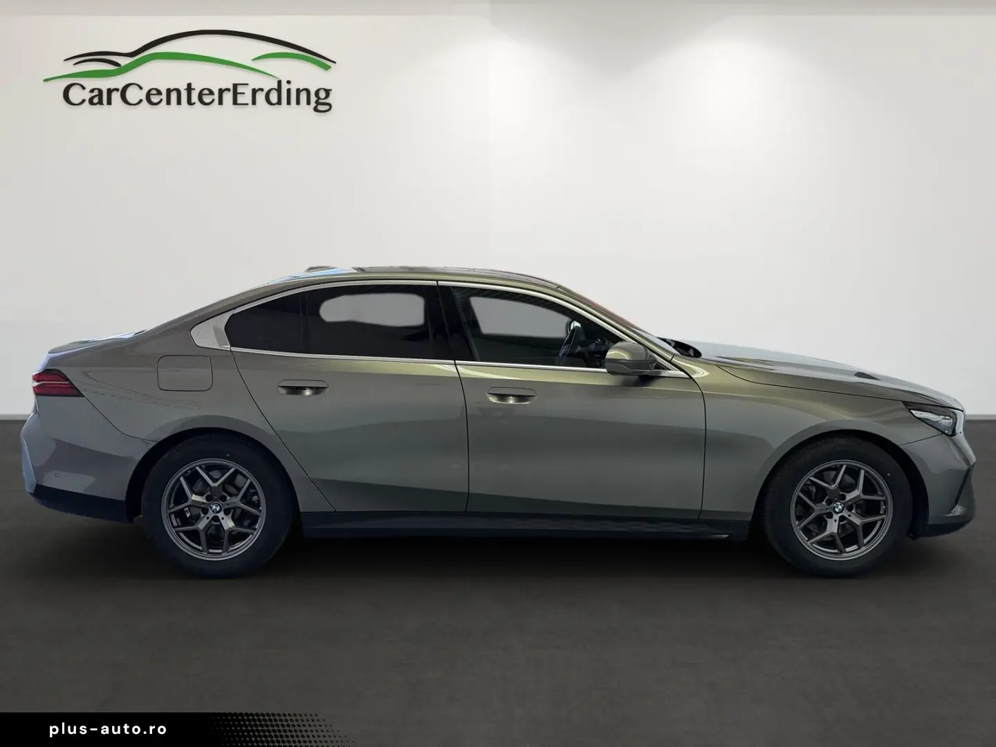 BMW Seria 5 2024 — imagine 3