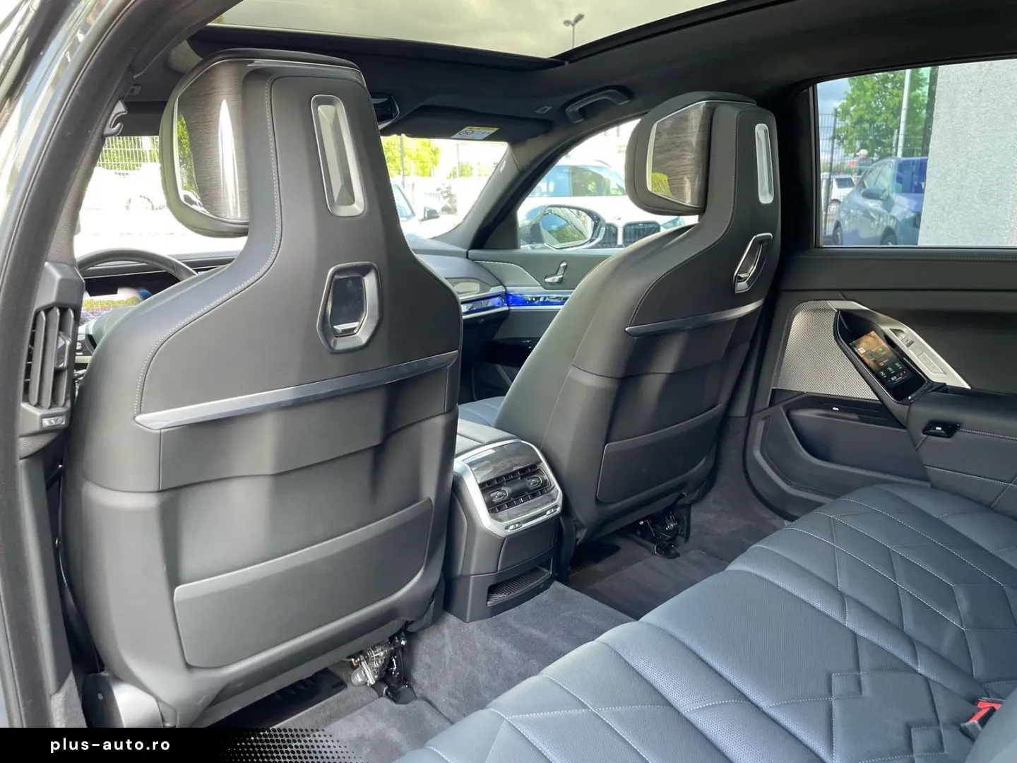 BMW i7 2025 — imagine 18