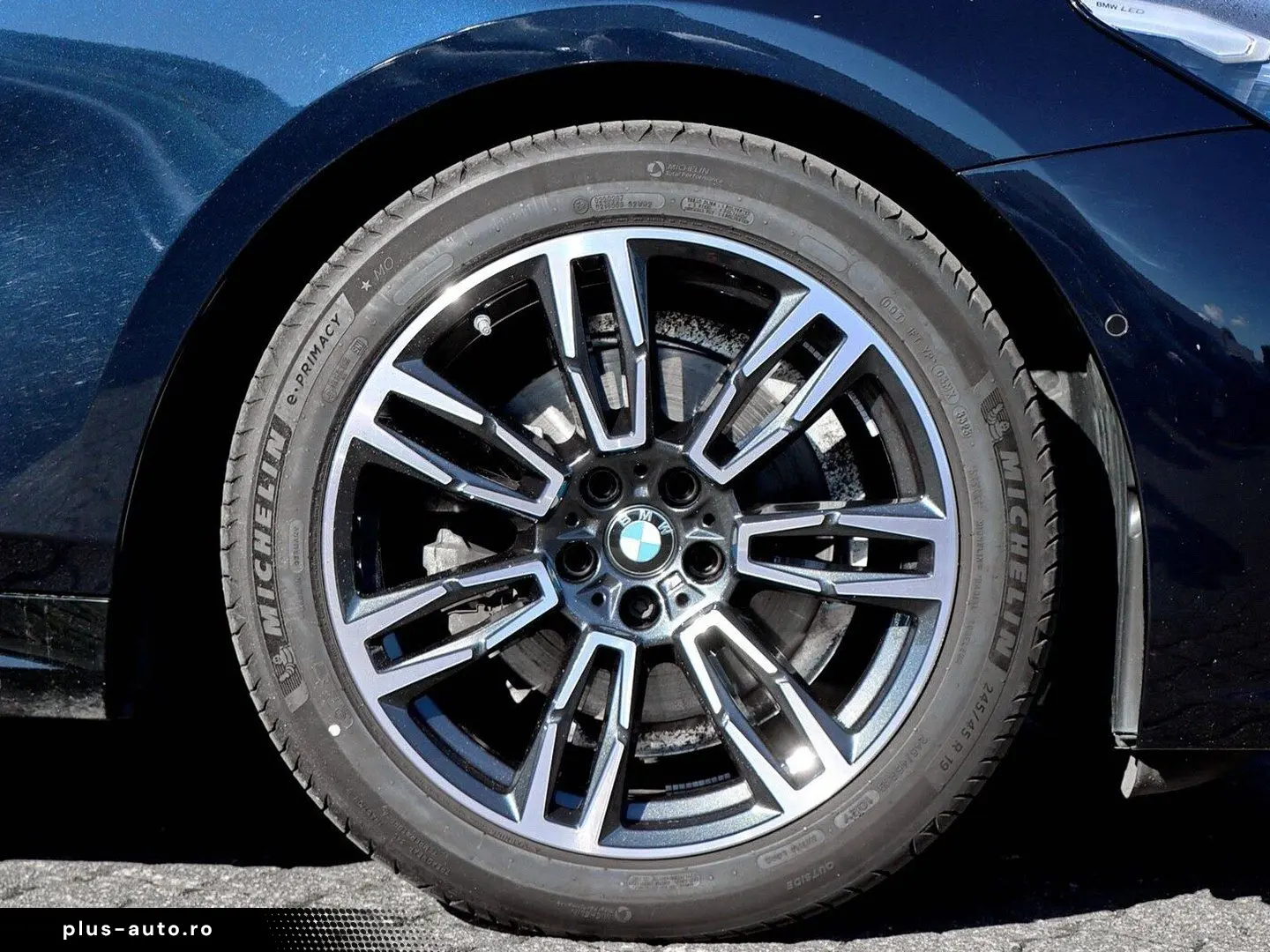 BMW Seria 5 2023 — imagine 5