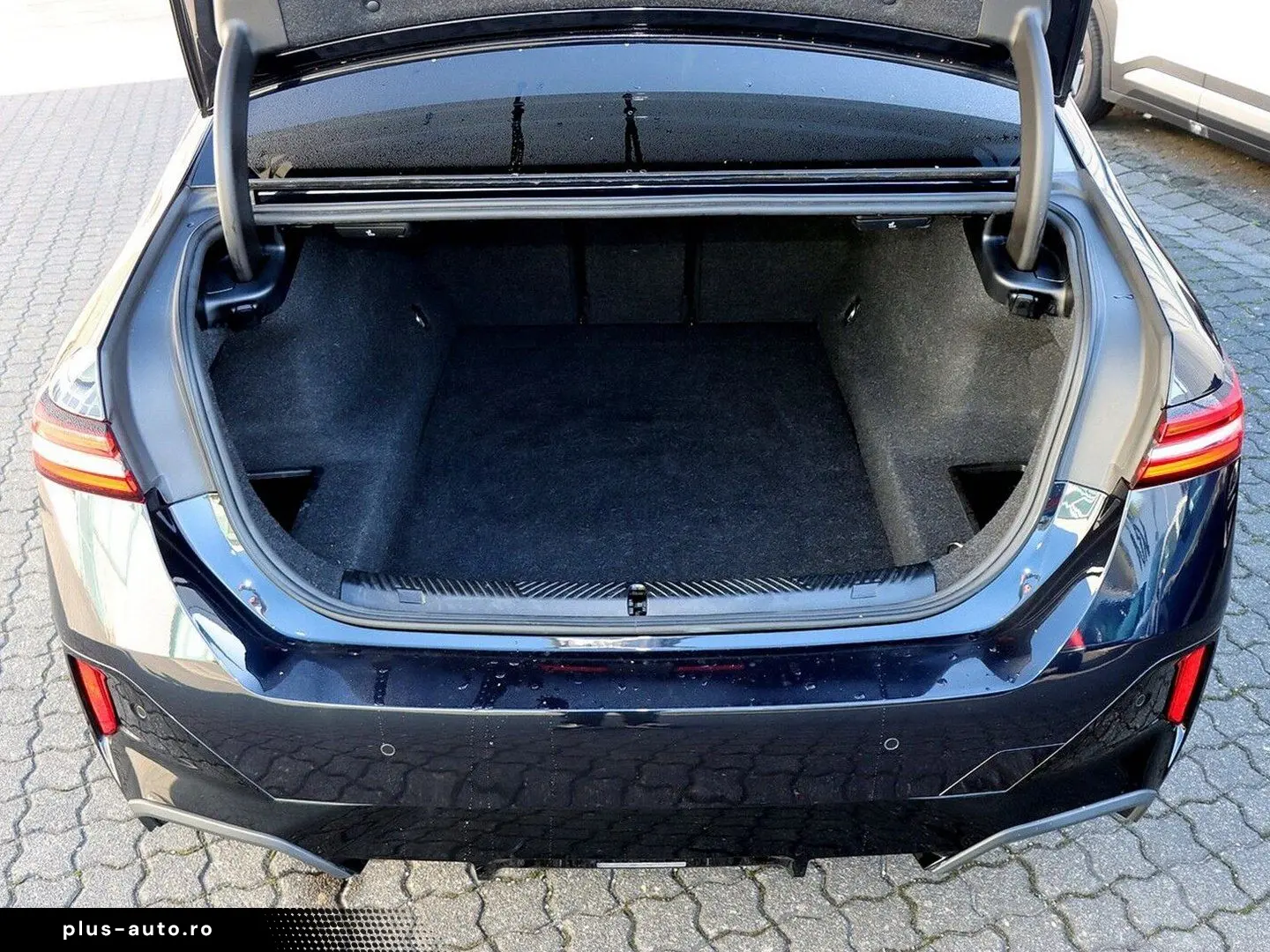 BMW Seria 5 2023 — imagine 9