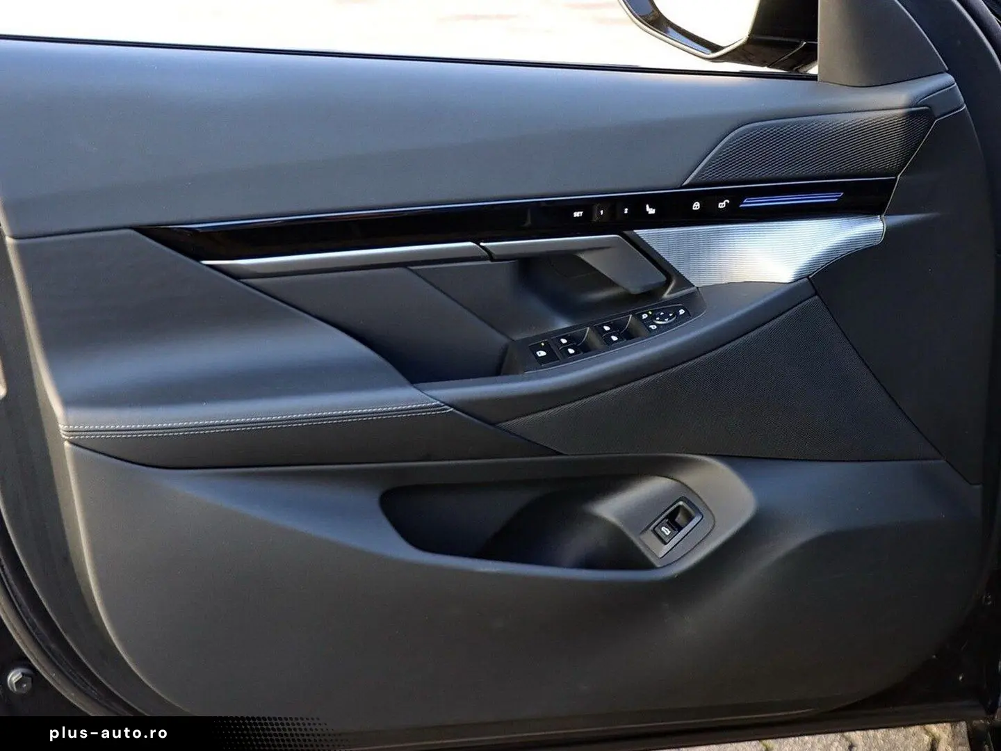 BMW Seria 5 2023 — imagine 16