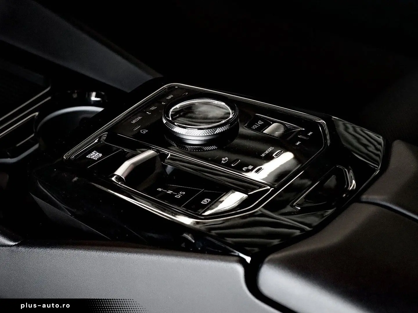 BMW Seria 5 2024 — imagine 14