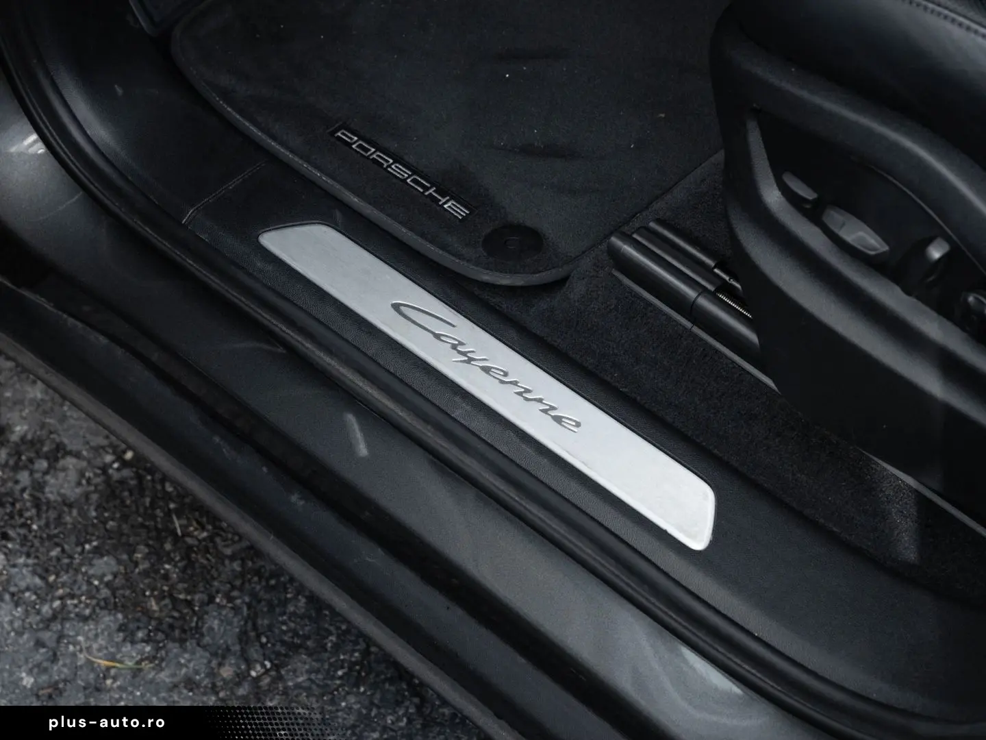 PORSCHE Cayenne 2023 — imagine 21