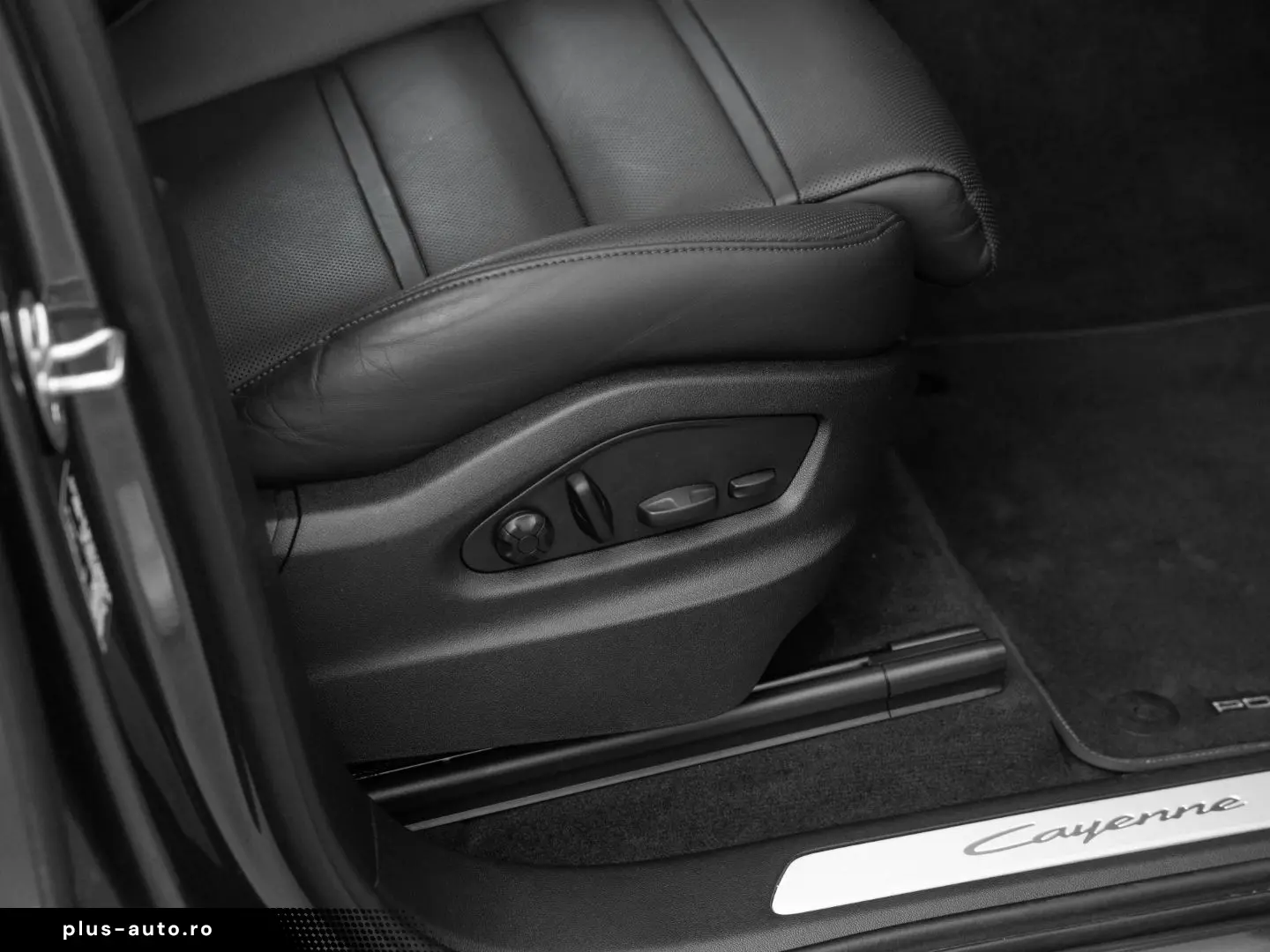 PORSCHE Cayenne 2023 — imagine 22