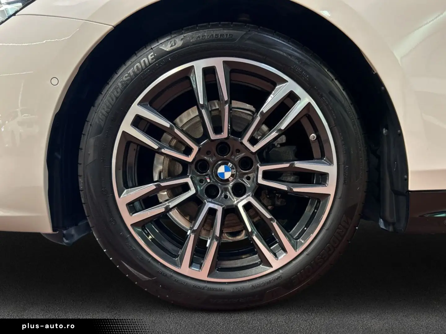 BMW Seria 5 2023 — imagine 8