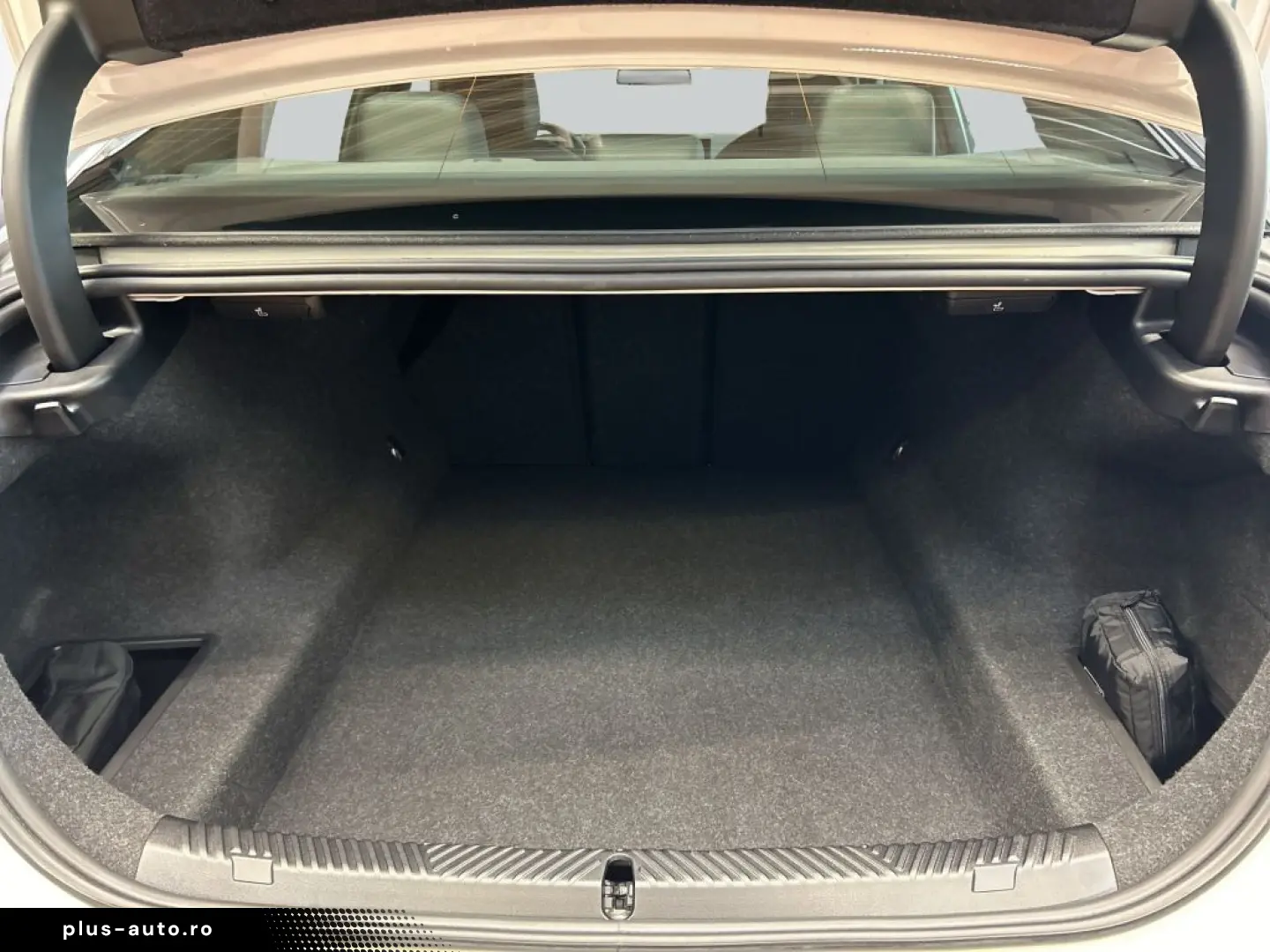 BMW Seria 5 2023 — imagine 9