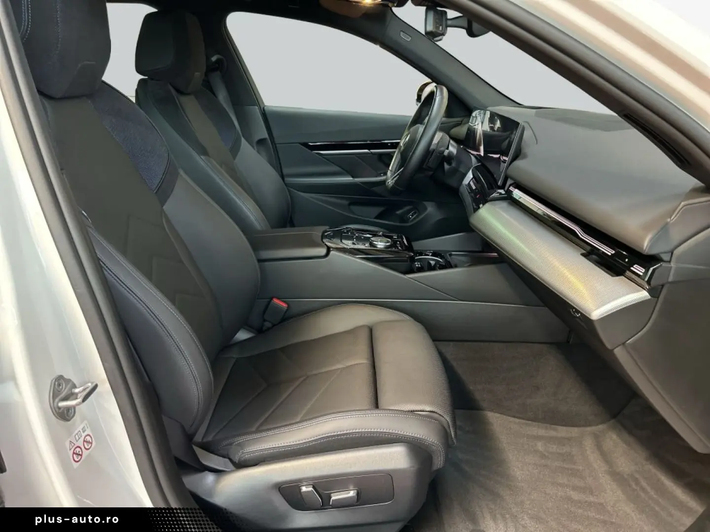 BMW Seria 5 2023 — imagine 13