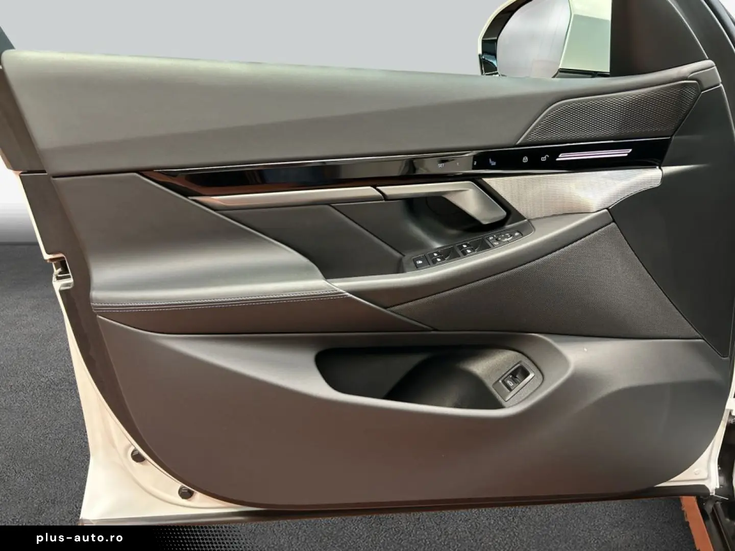 BMW Seria 5 2023 — imagine 20