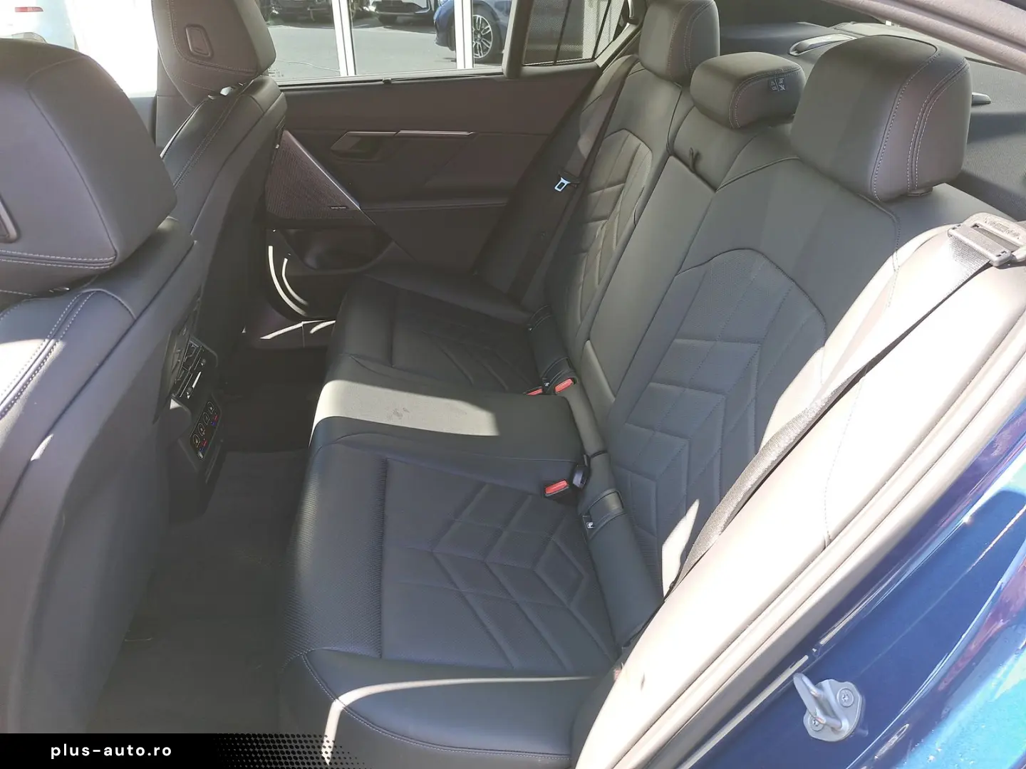 BMW Seria 5 2023 — imagine 8