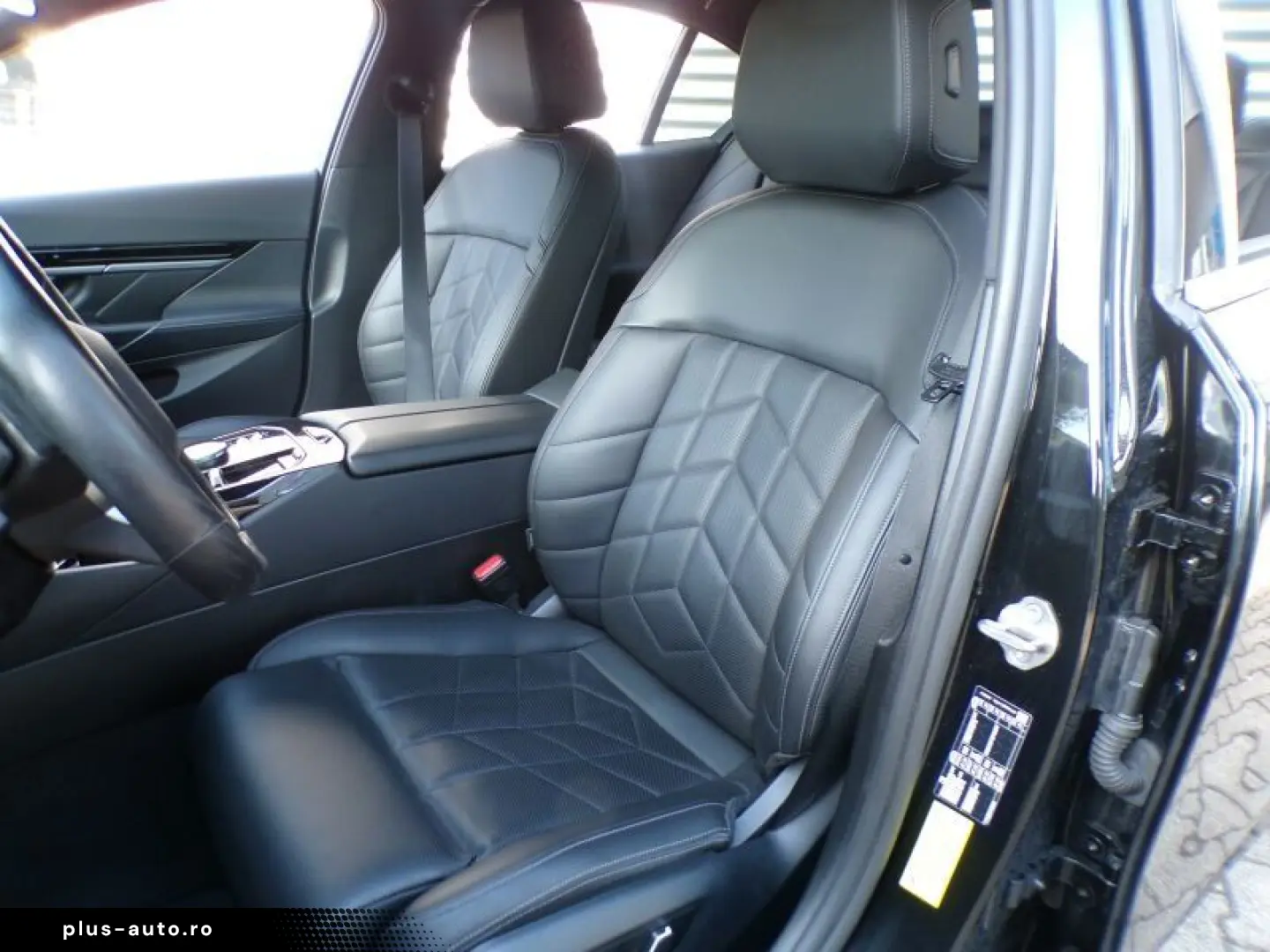 BMW Seria 5 2024 — imagine 7