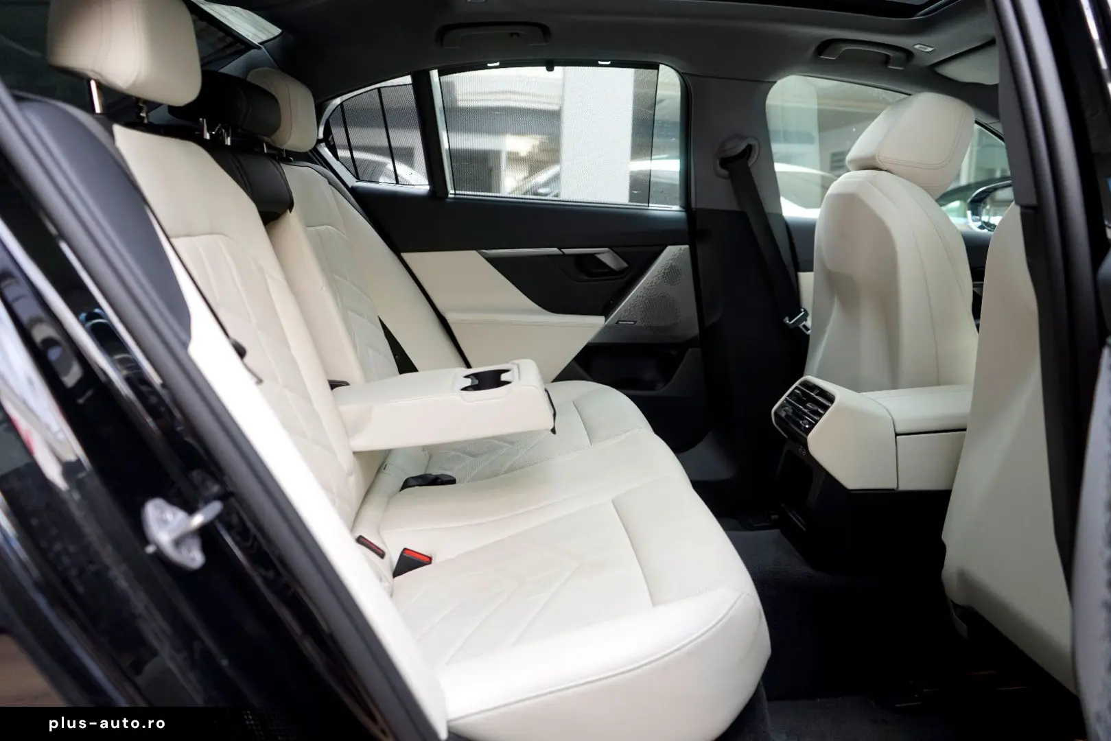 BMW Seria 5 2024 — imagine 5