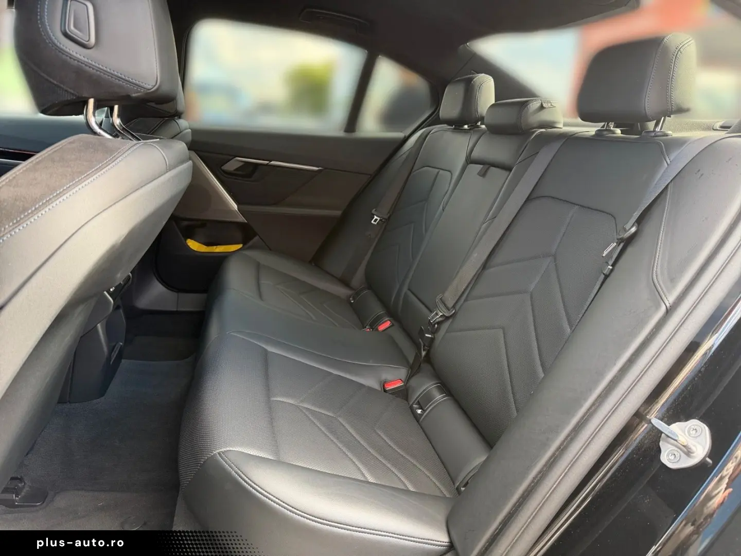 BMW Seria 5 2024 — imagine 11
