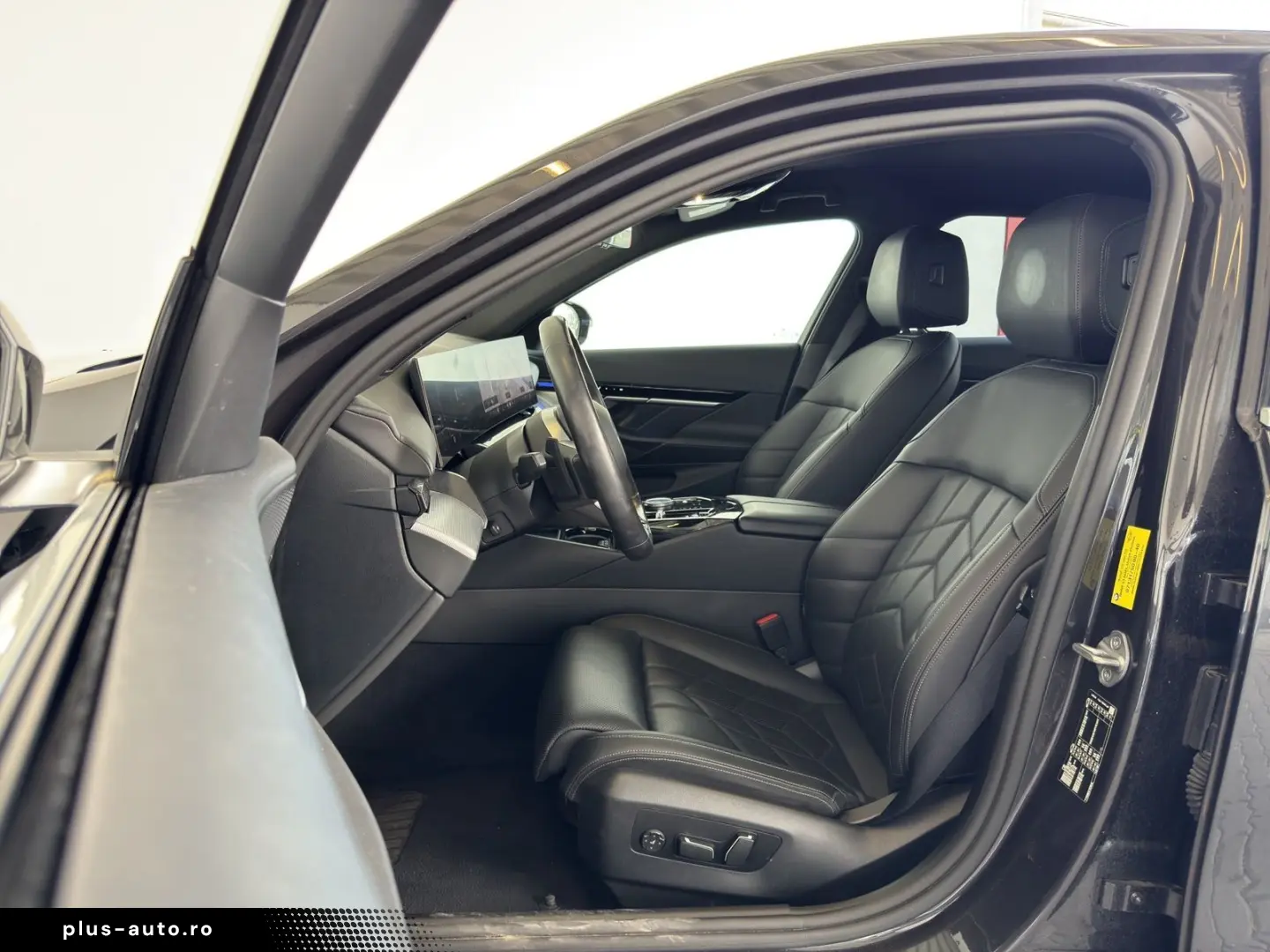 BMW Seria 5 2024 — imagine 8