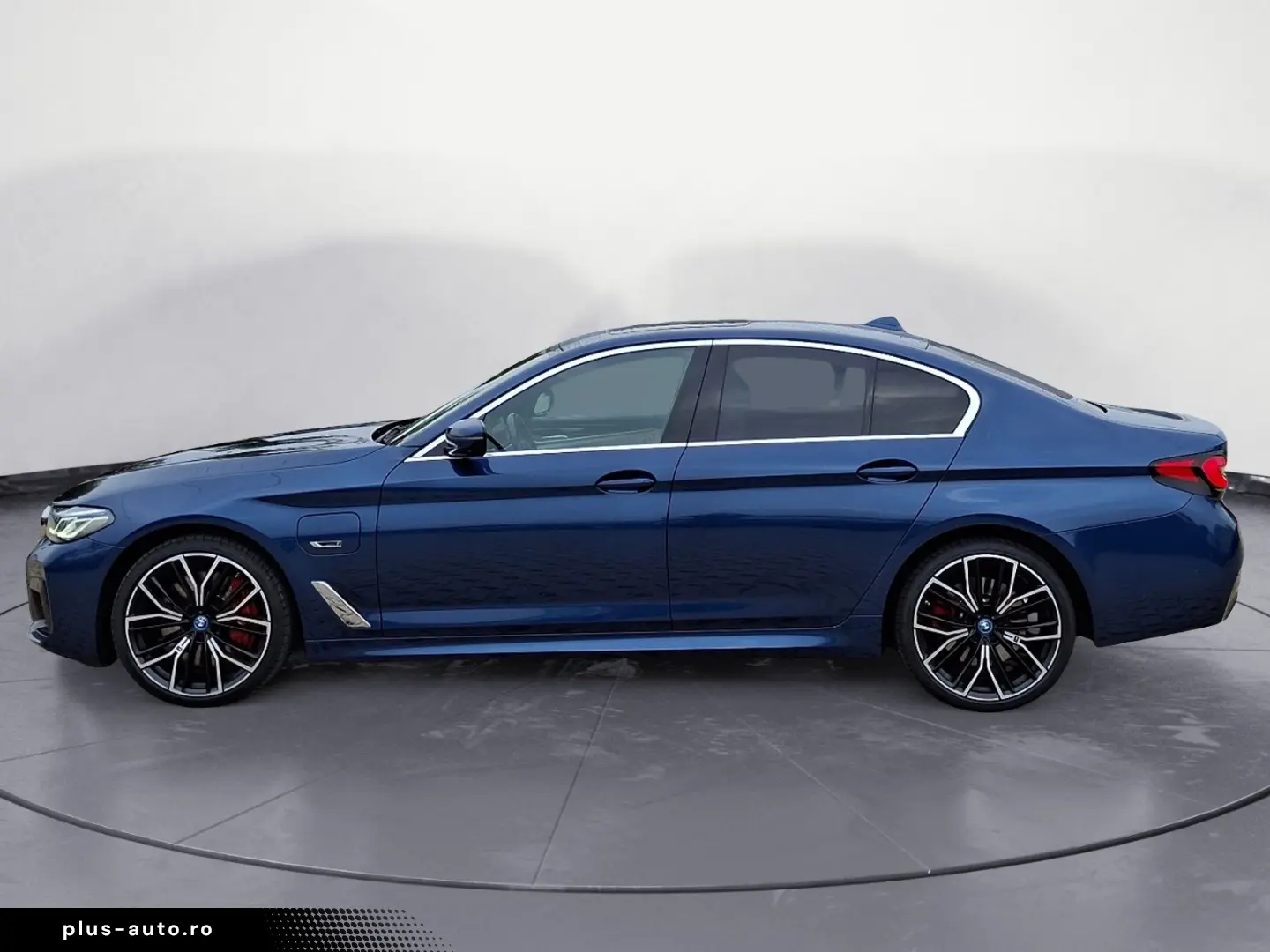 BMW Seria 5 2022 — imagine 5