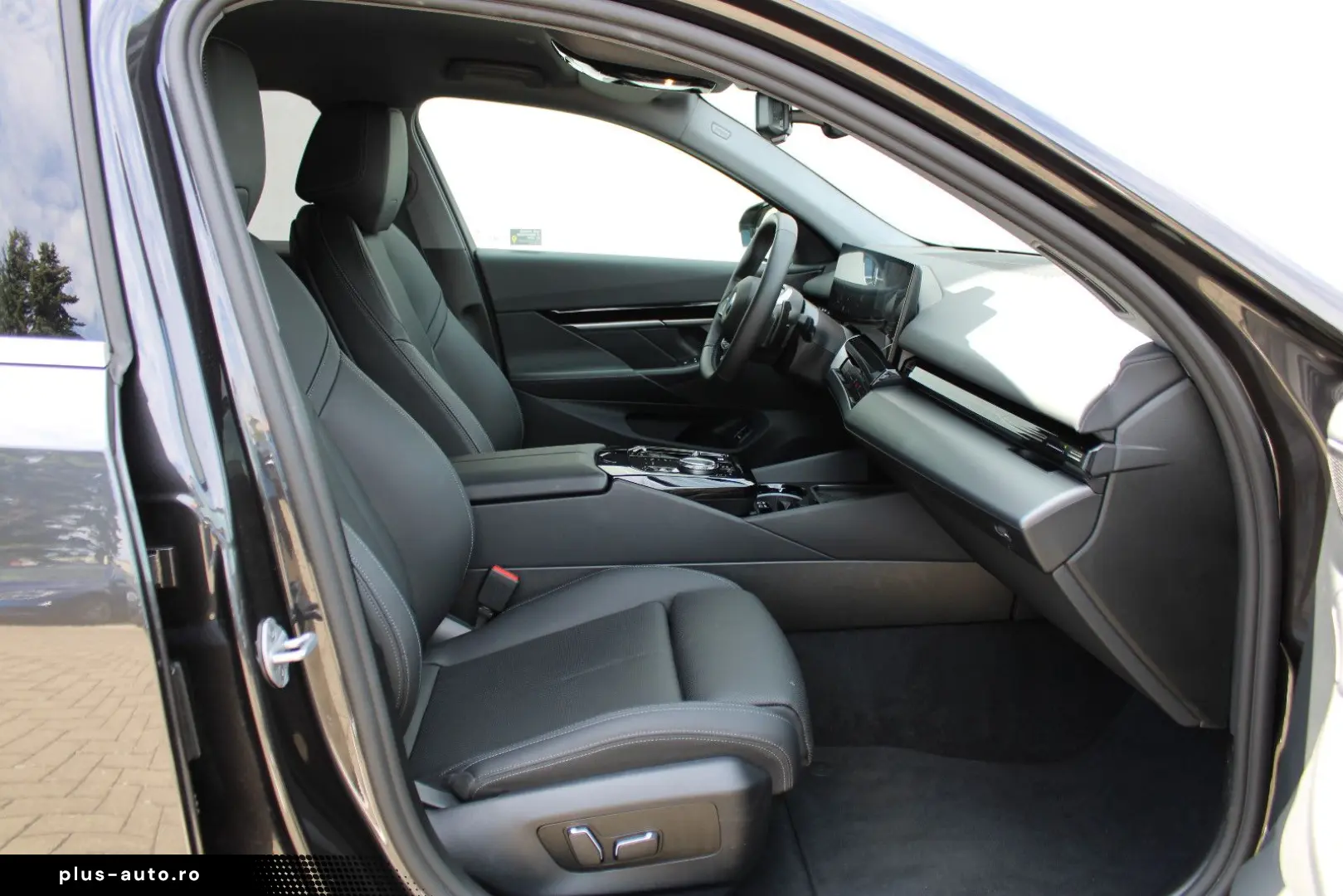 BMW Seria 5 2025 — imagine 16