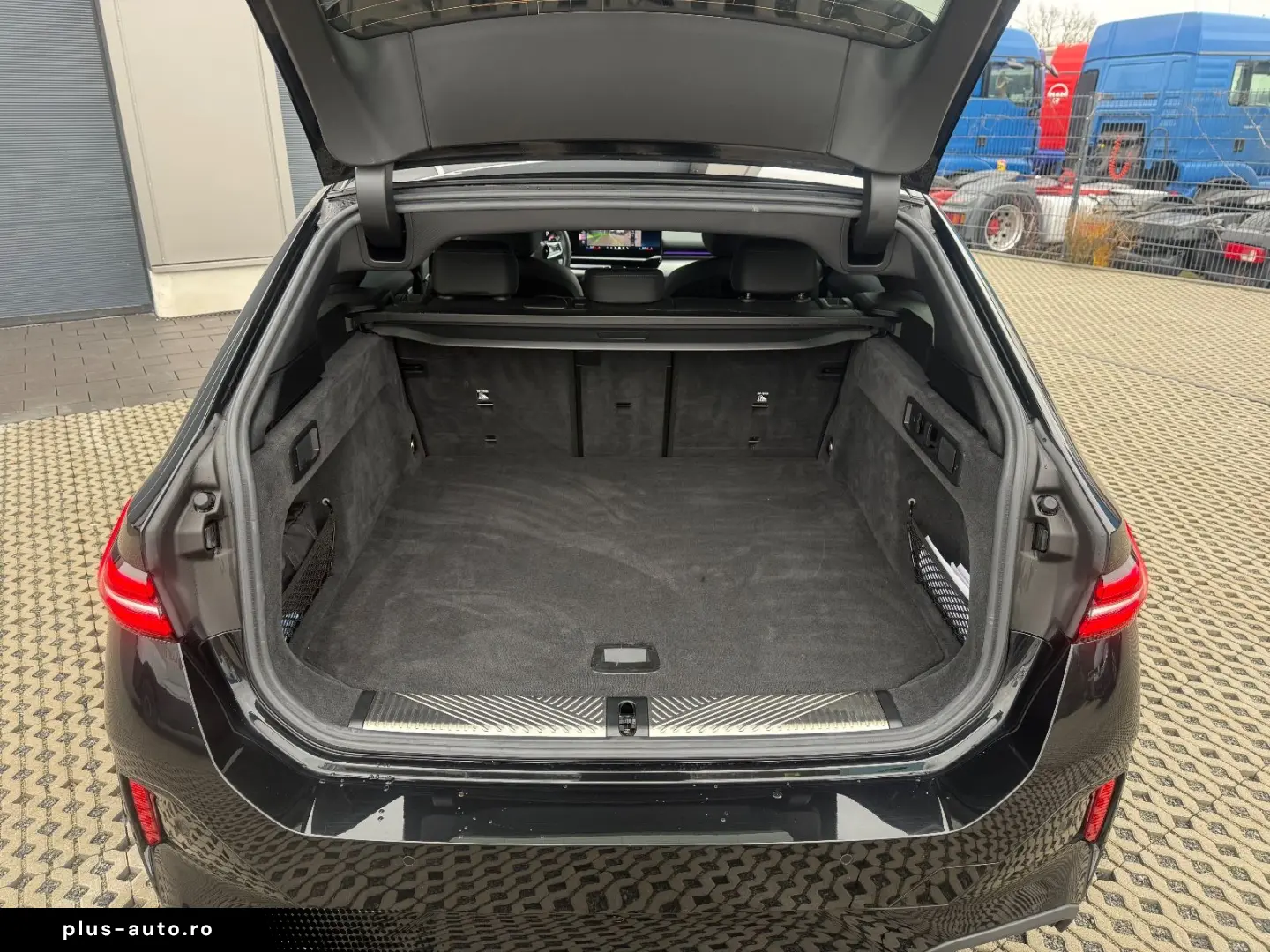 BMW Seria 5 2024 — imagine 8